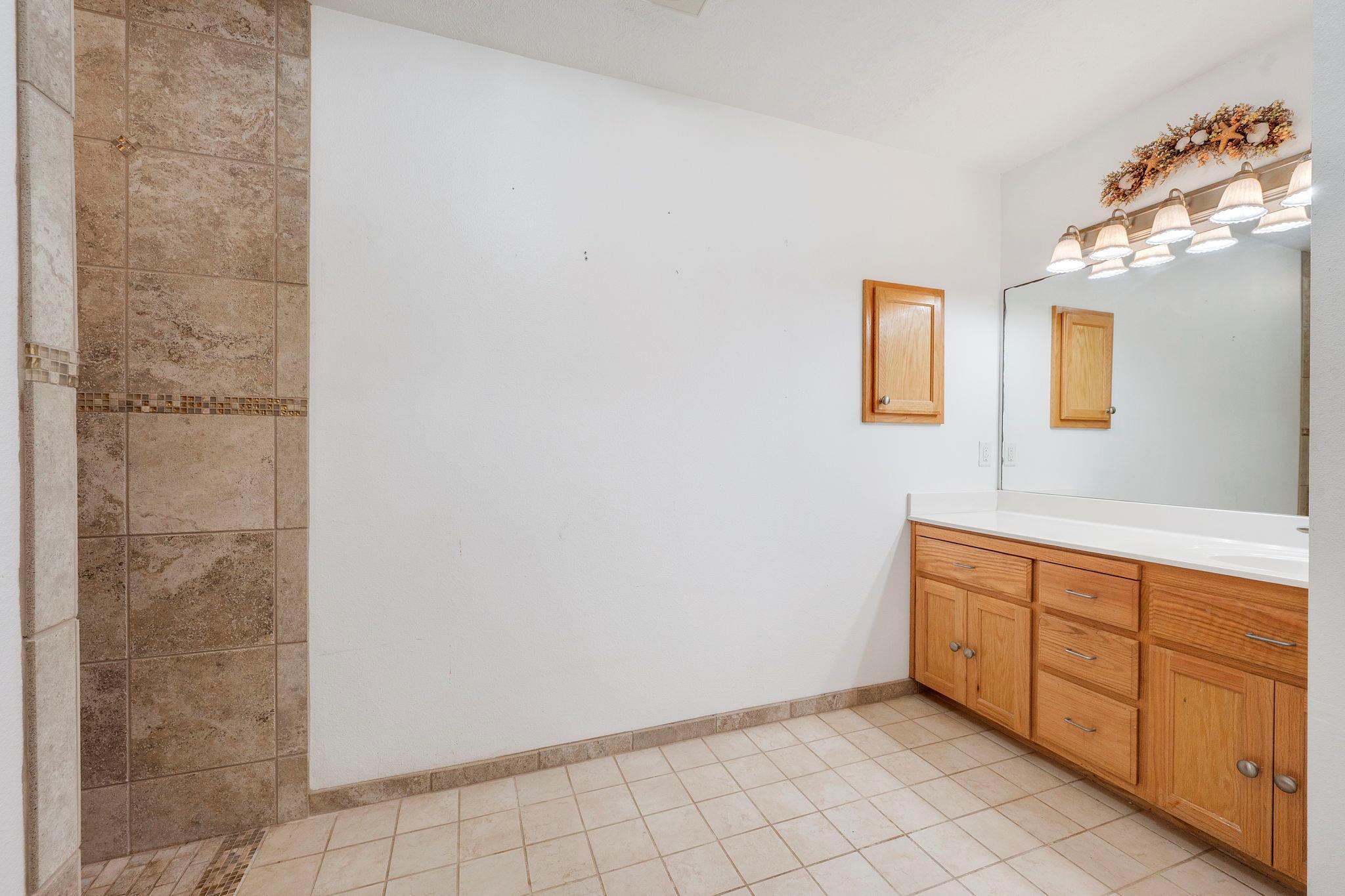 640 W F Ave, Milano, TX 76556