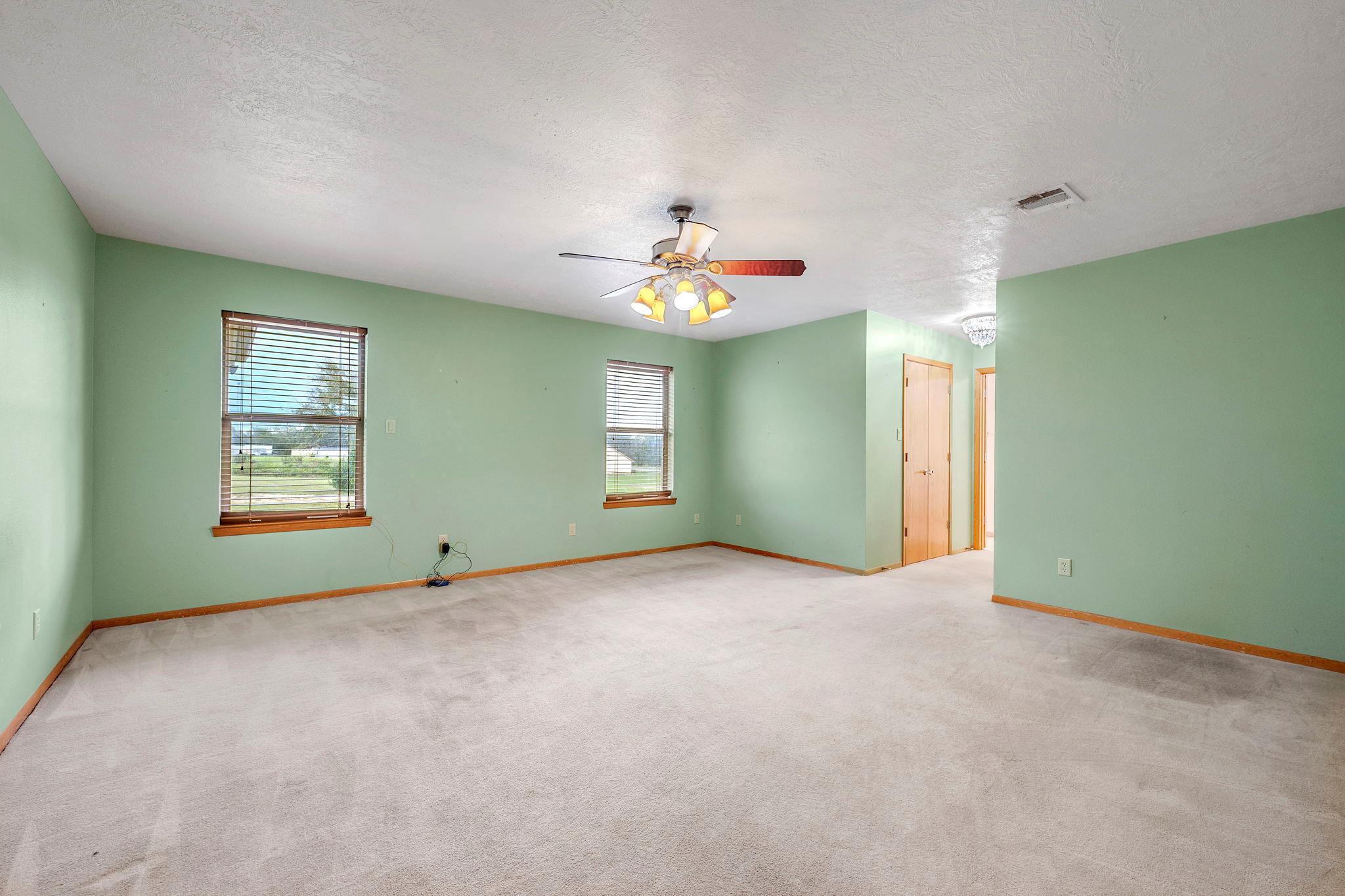 640 W F Ave, Milano, TX 76556