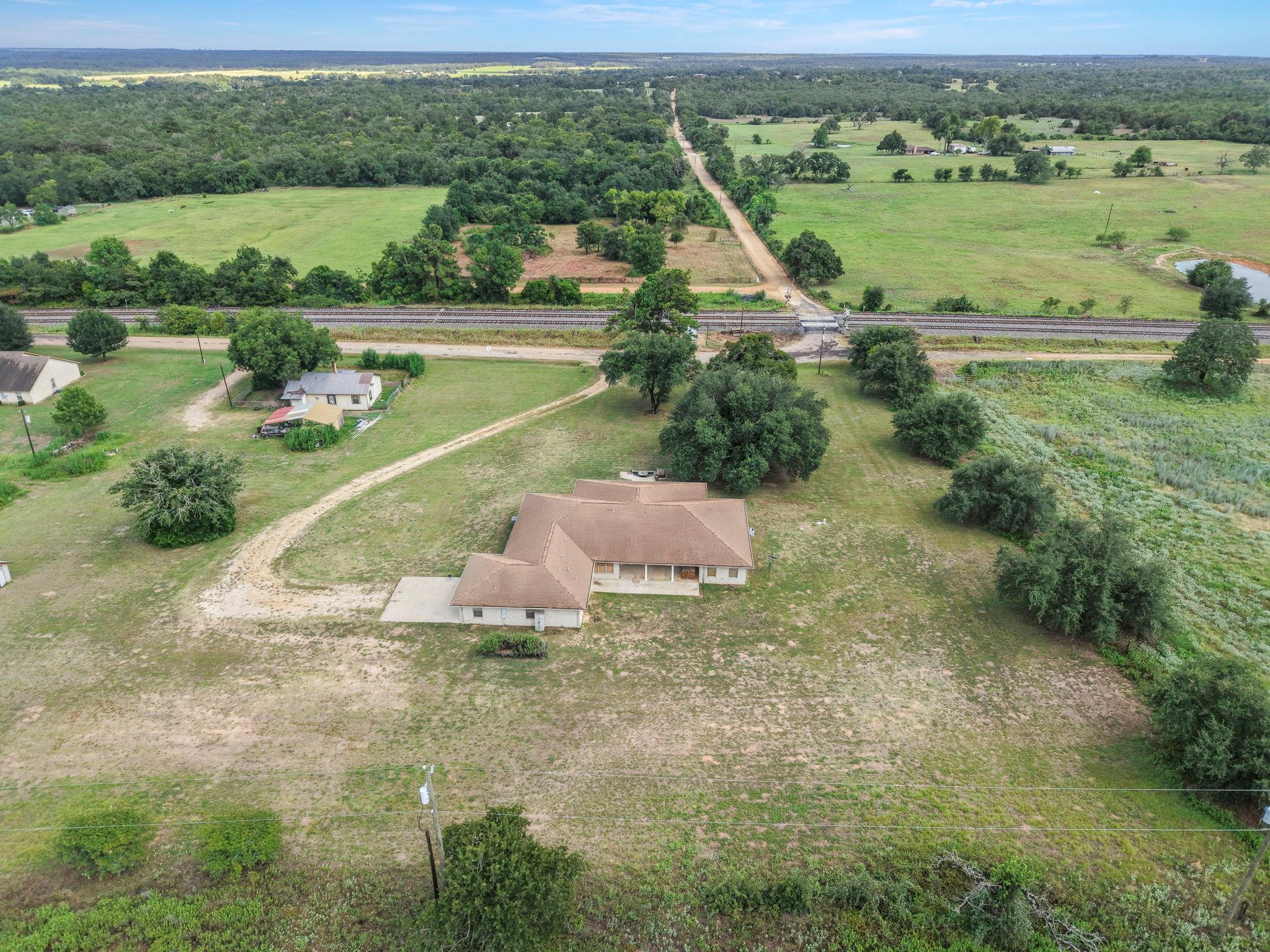 640 W F Ave, Milano, TX 76556