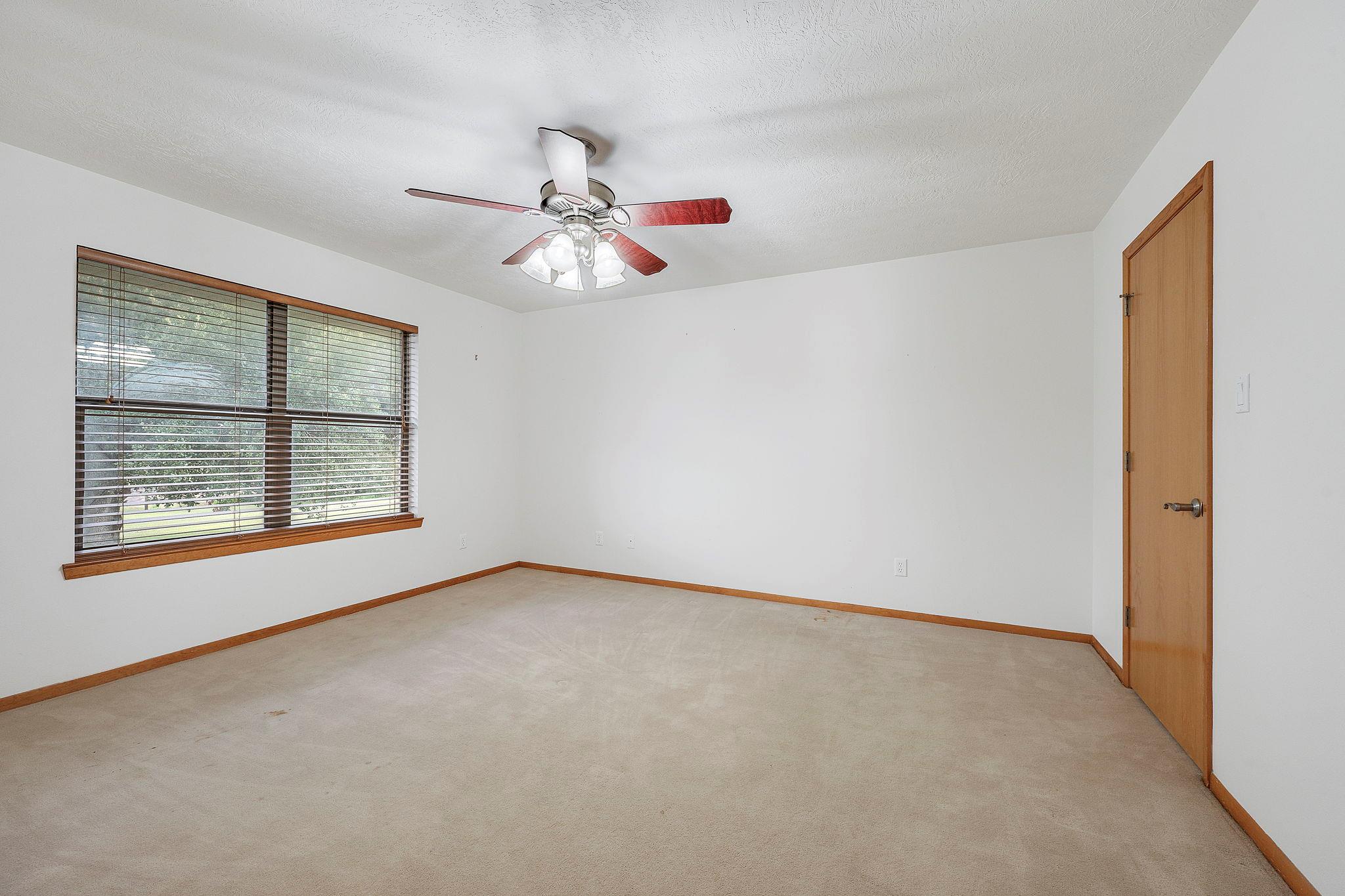 640 W F Ave, Milano, TX 76556