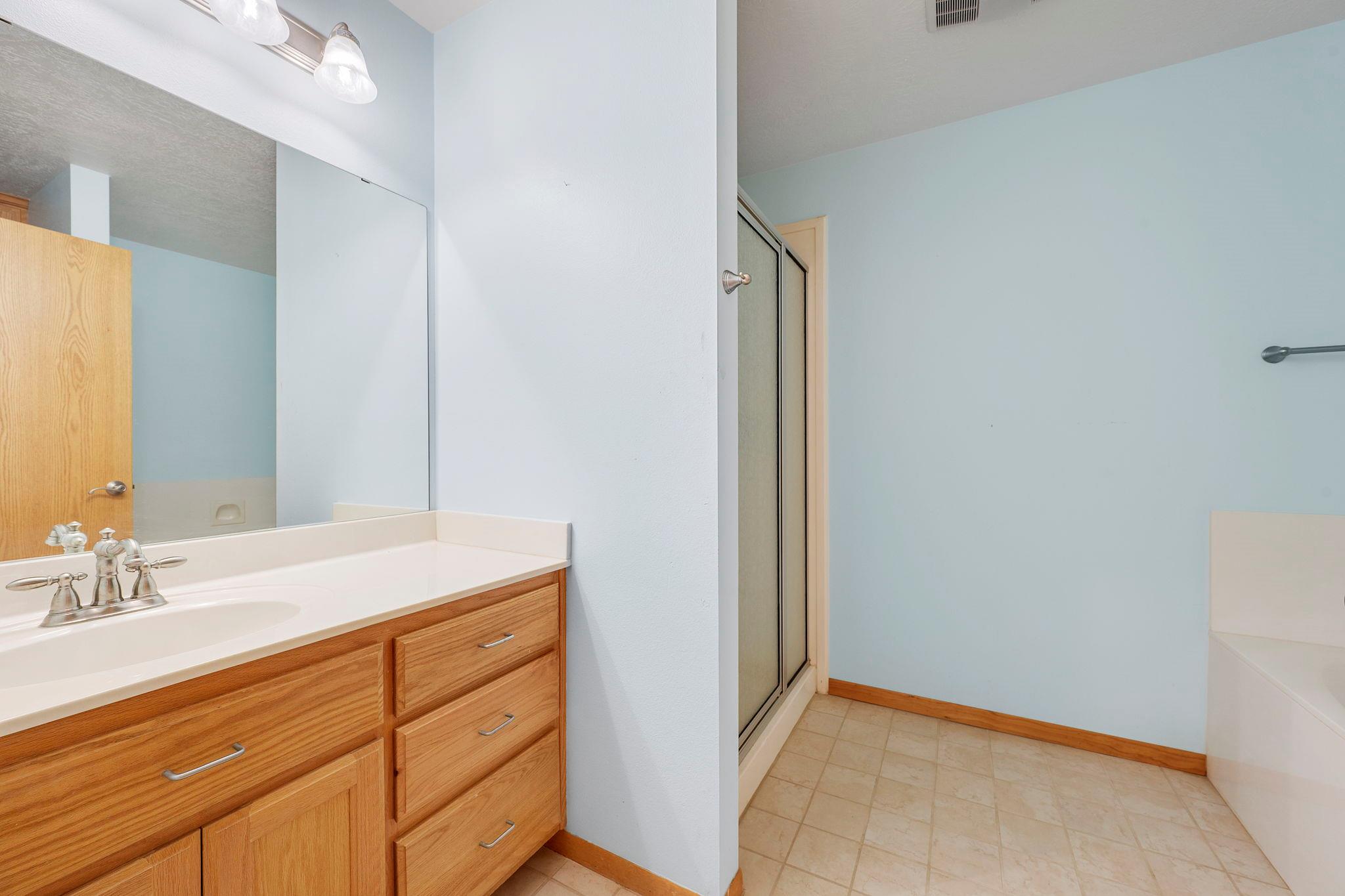 640 W F Ave, Milano, TX 76556