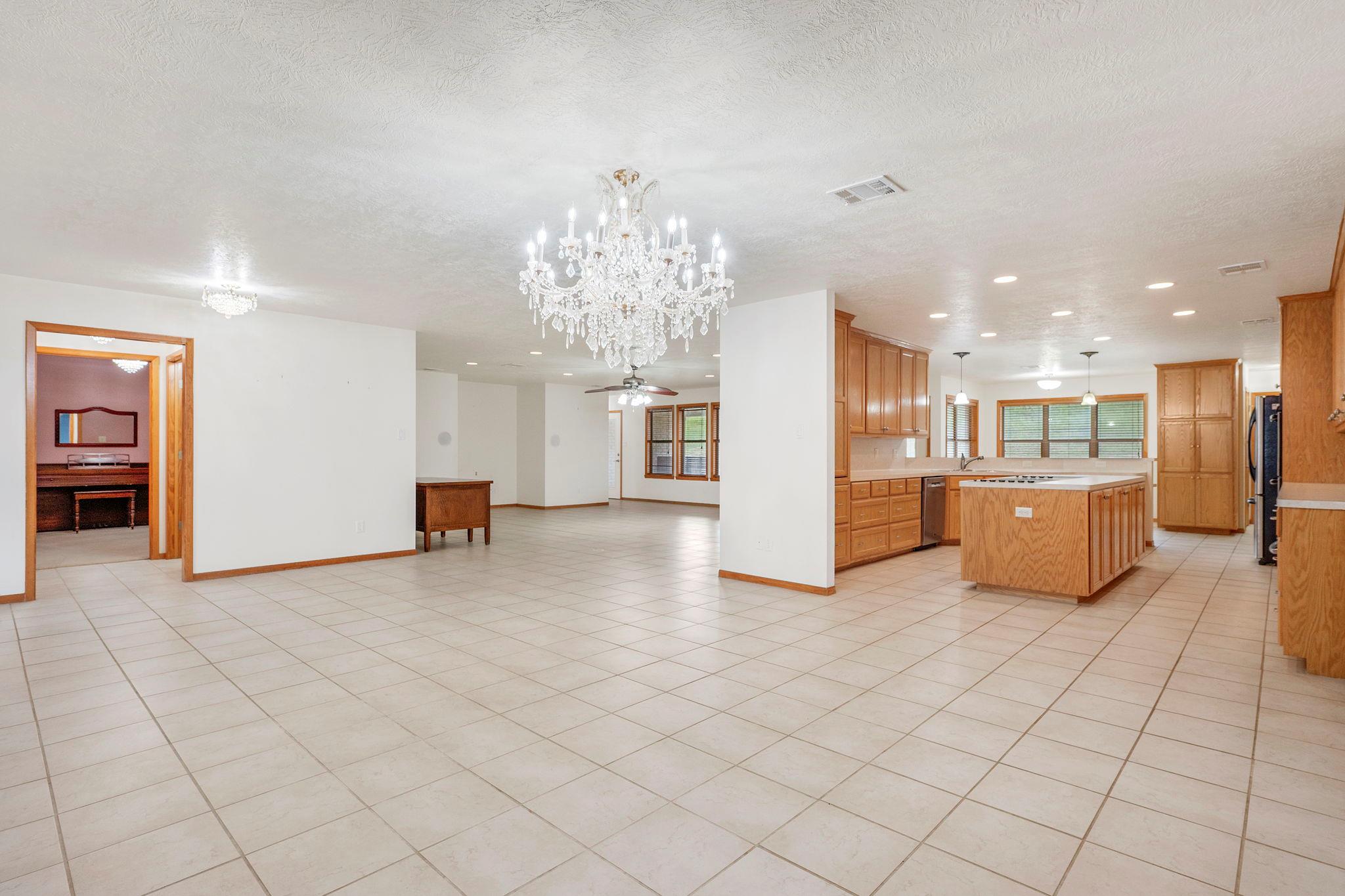 640 W F Ave, Milano, TX 76556