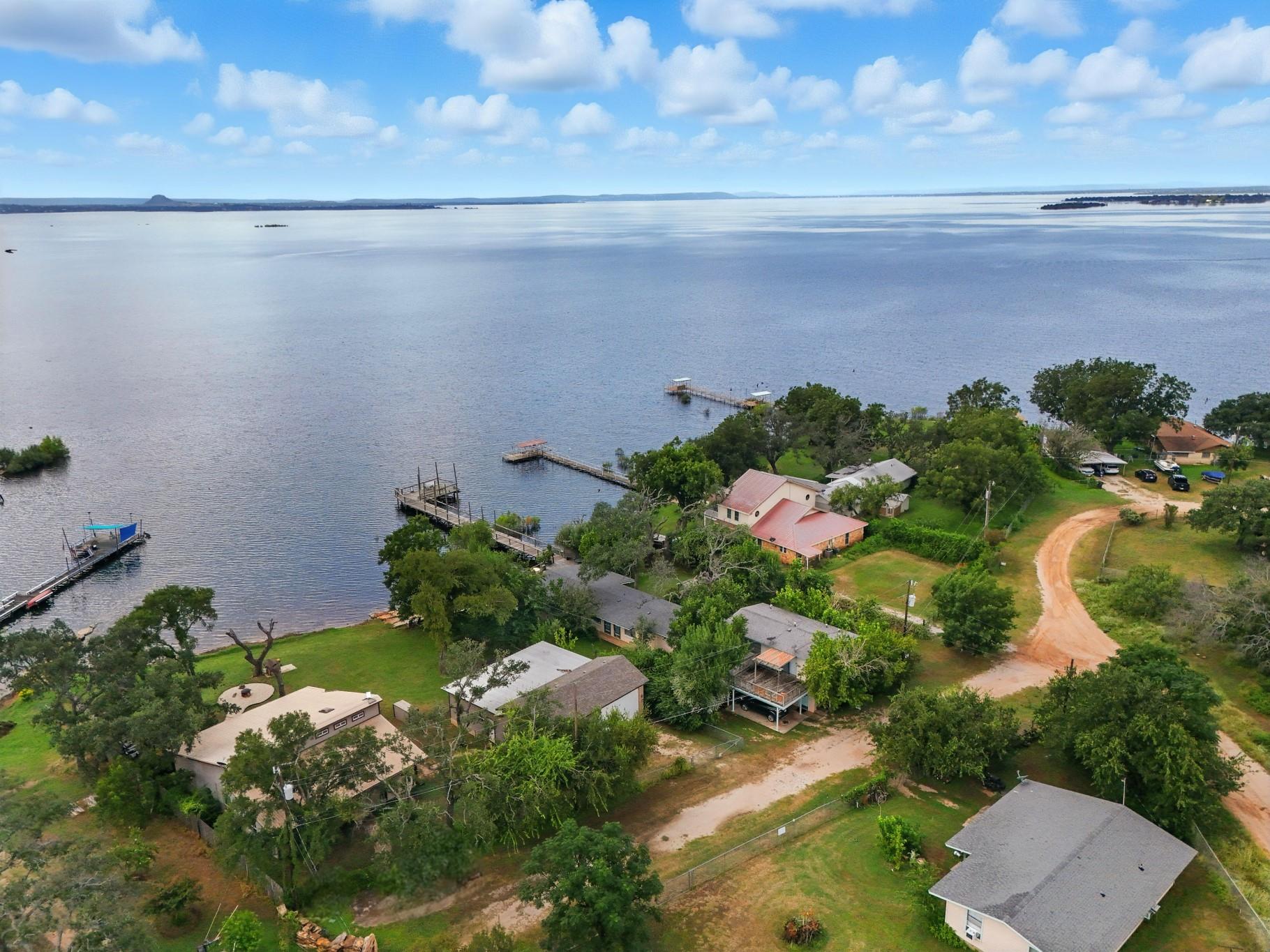 201 Lakewood Dr, Burnet, TX 78611