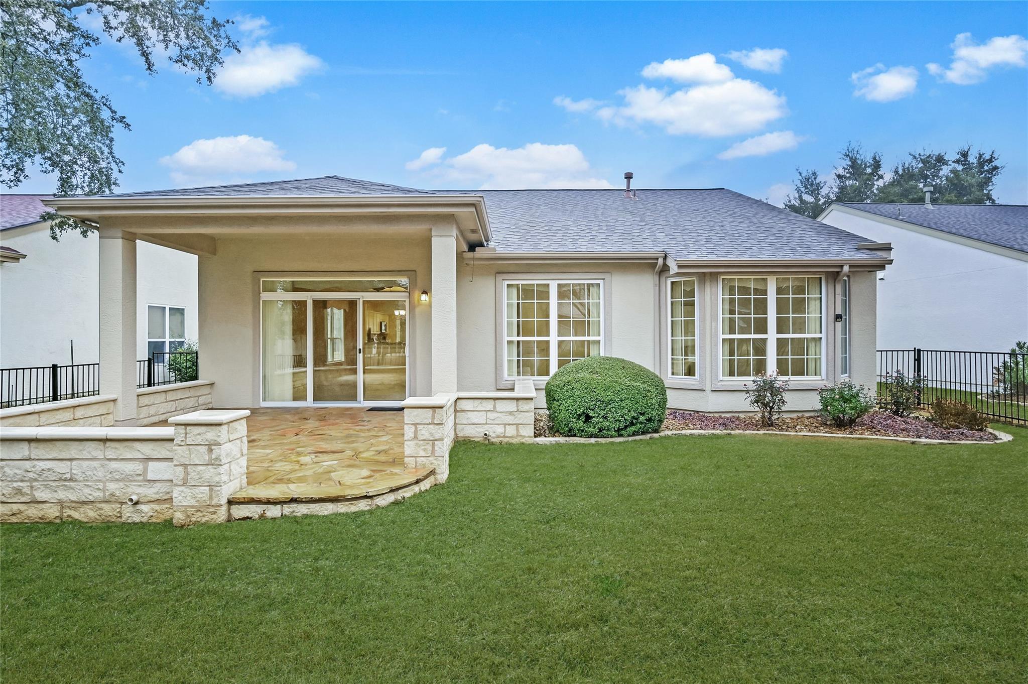 102 Breckenridge St, Georgetown, TX 78633