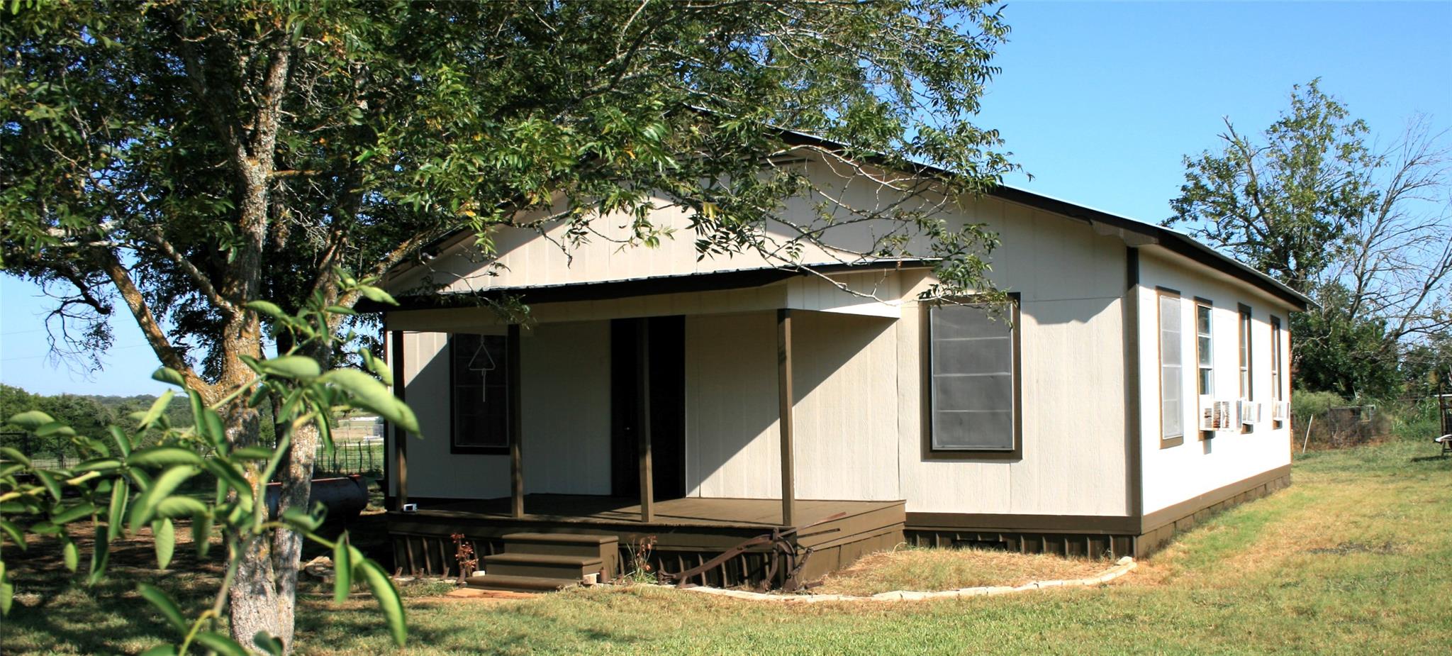 181 N Main St, Paige, TX 78659