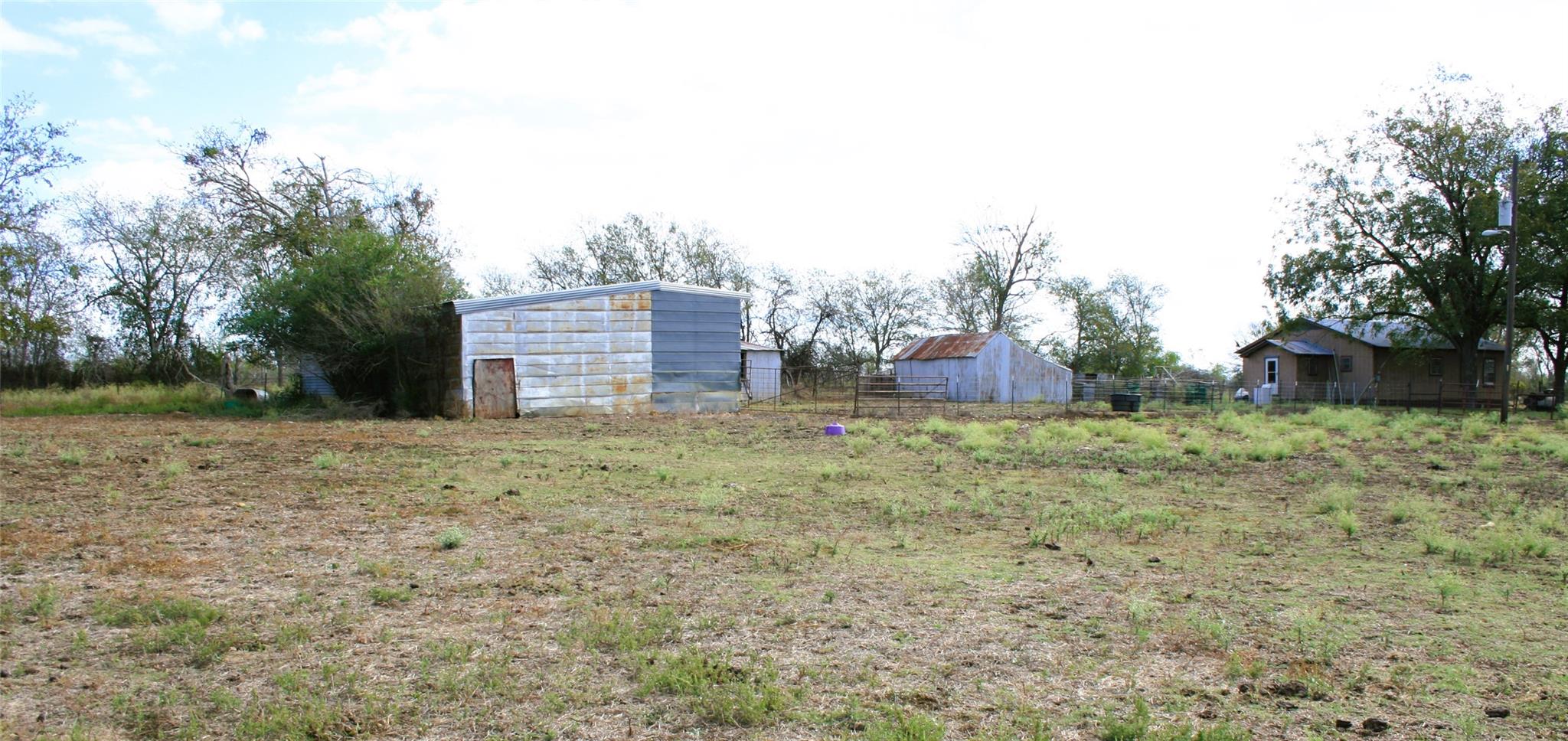 181 N Main St, Paige, TX 78659