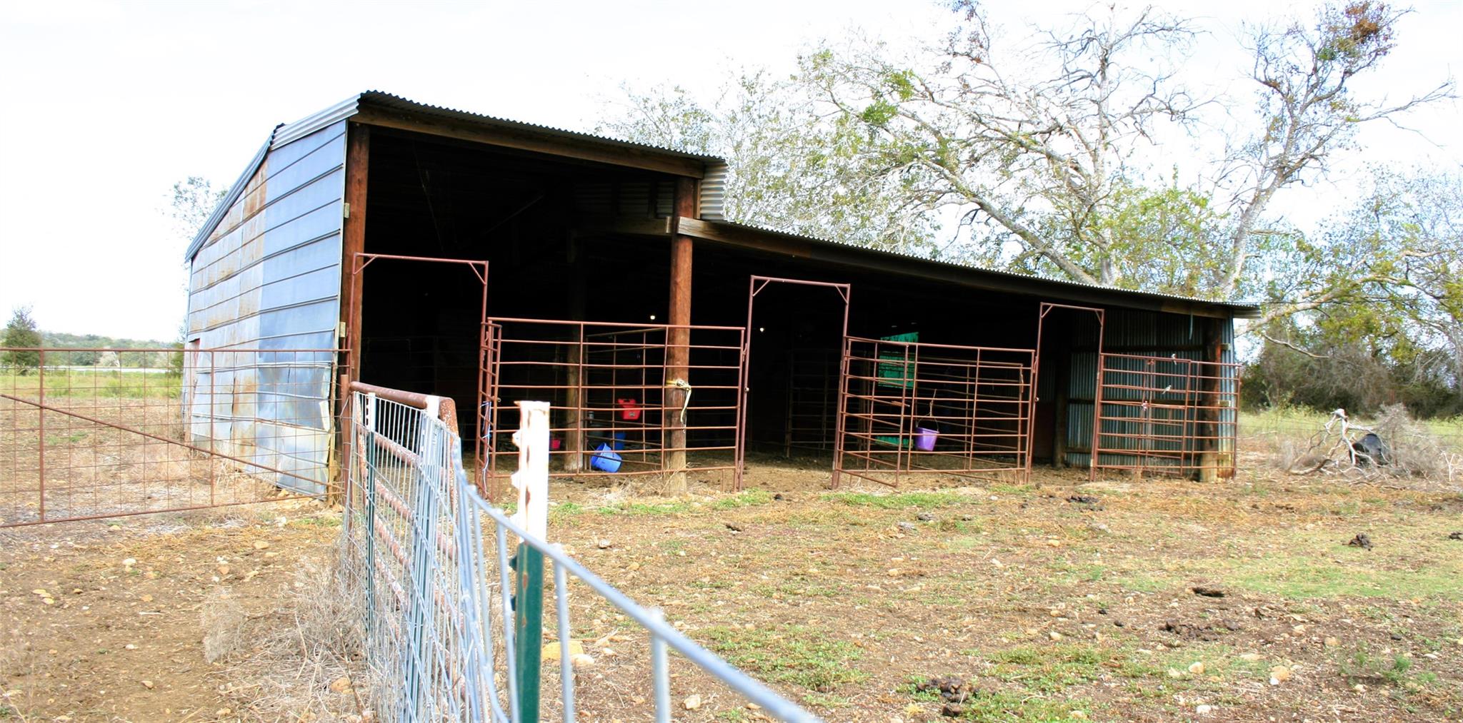 181 N Main St, Paige, TX 78659