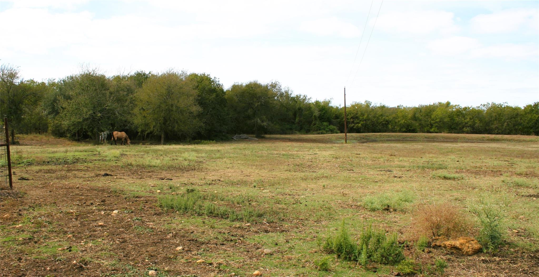 181 N Main St, Paige, TX 78659