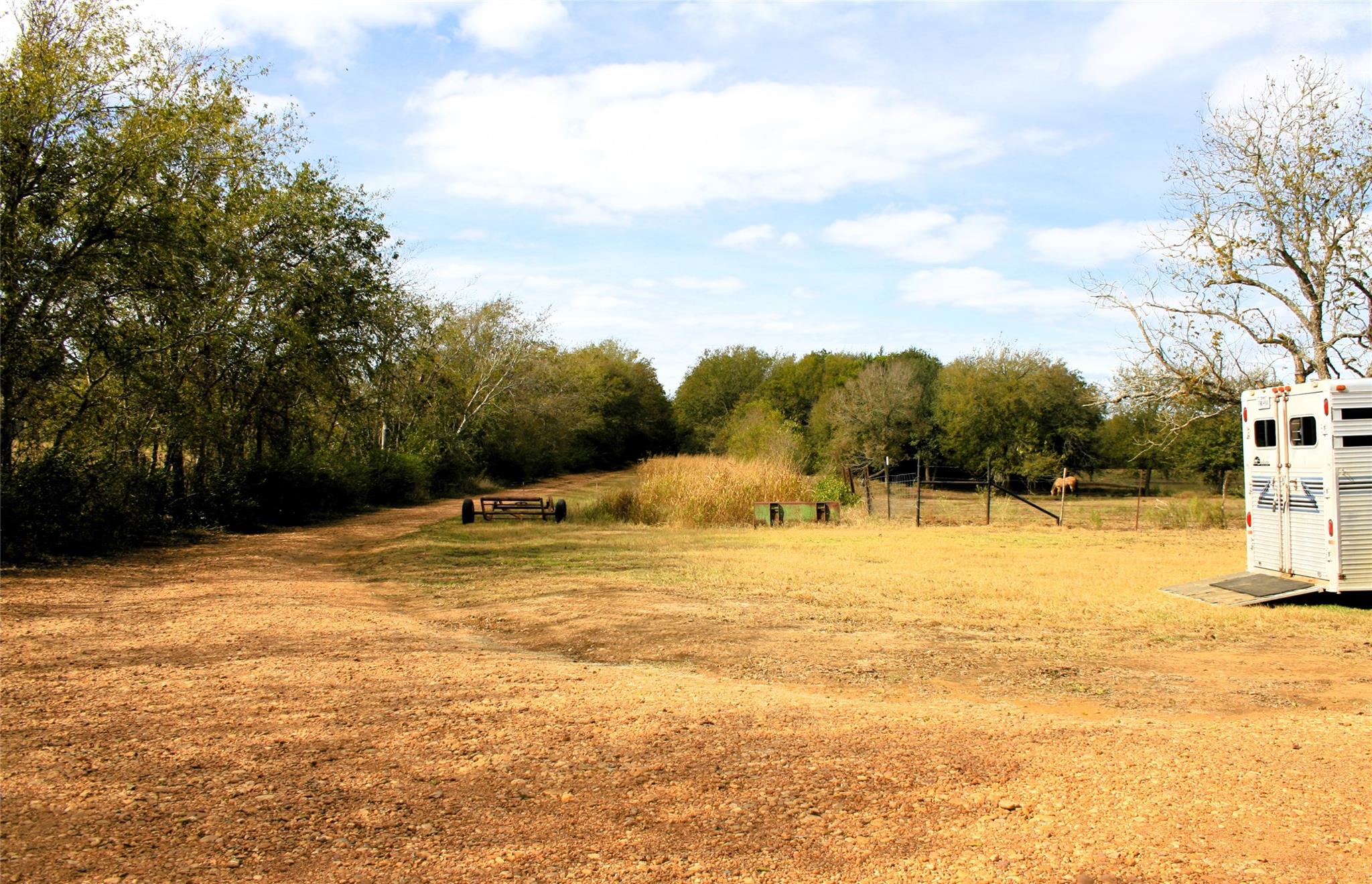 181 N Main St, Paige, TX 78659