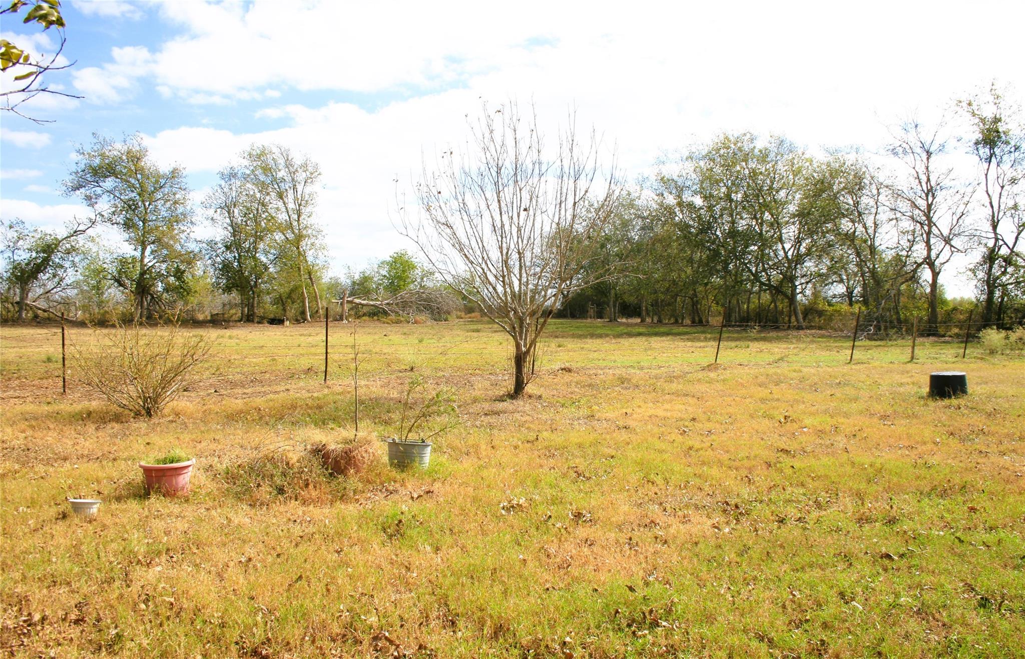 181 N Main St, Paige, TX 78659