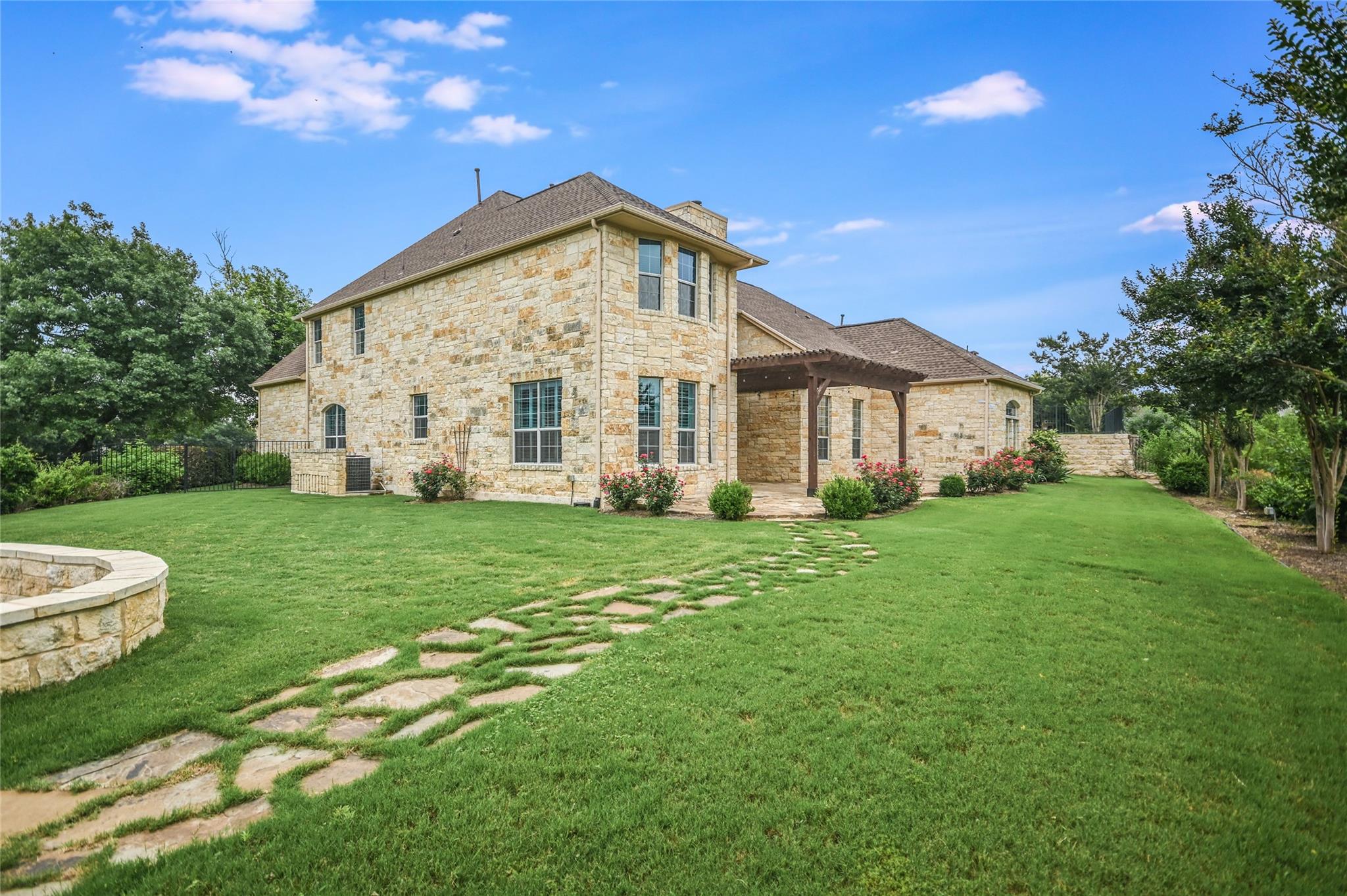 307 Hensley Dr, Austin, TX 78738