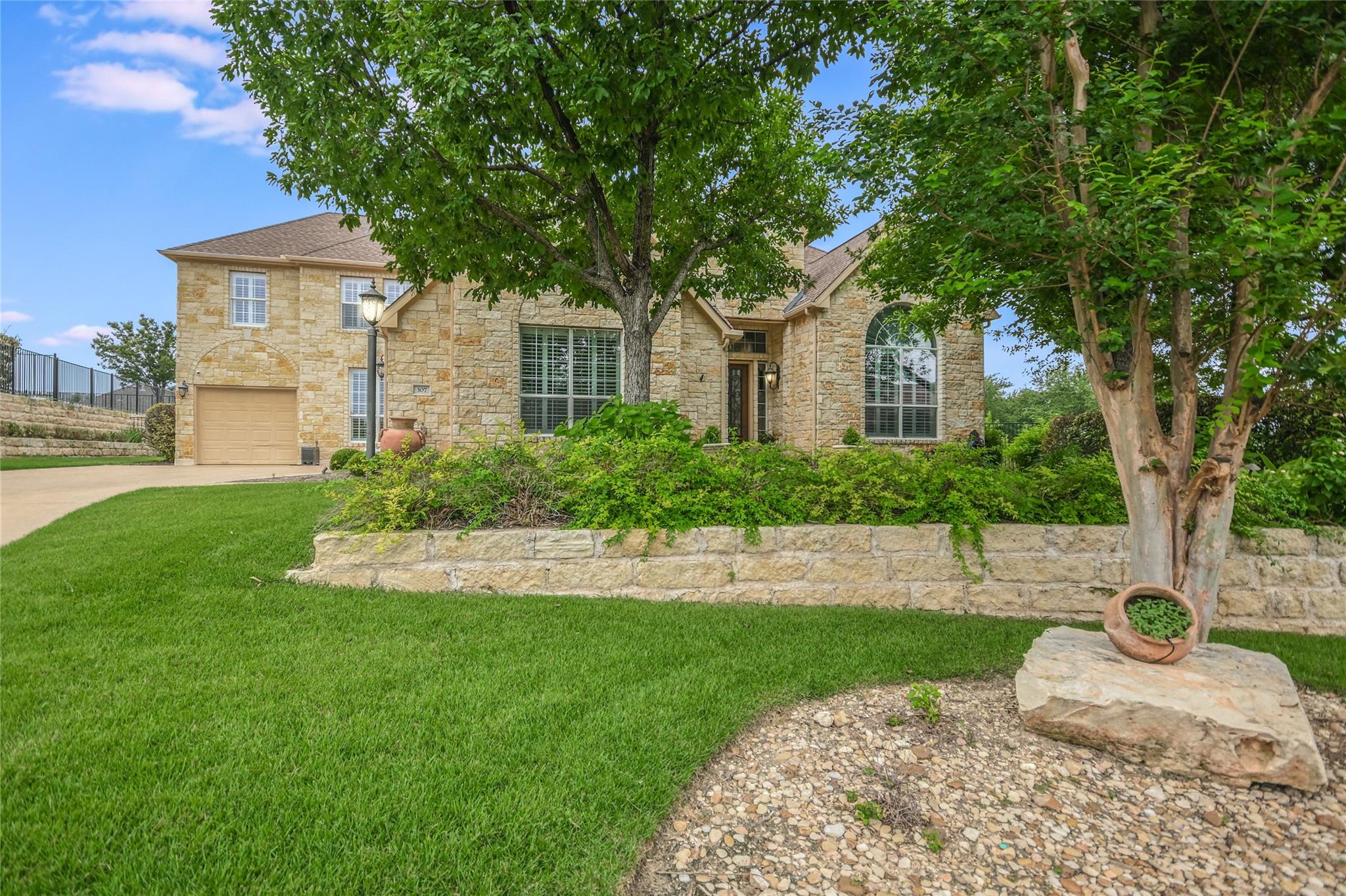 307 Hensley Dr, Austin, TX 78738