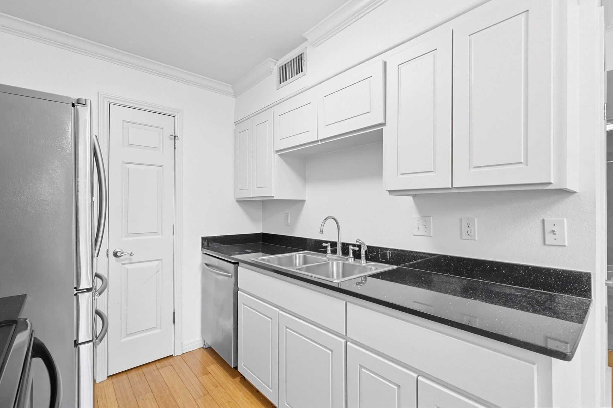 900 S Lamar Blvd # 210, Austin, TX 78704