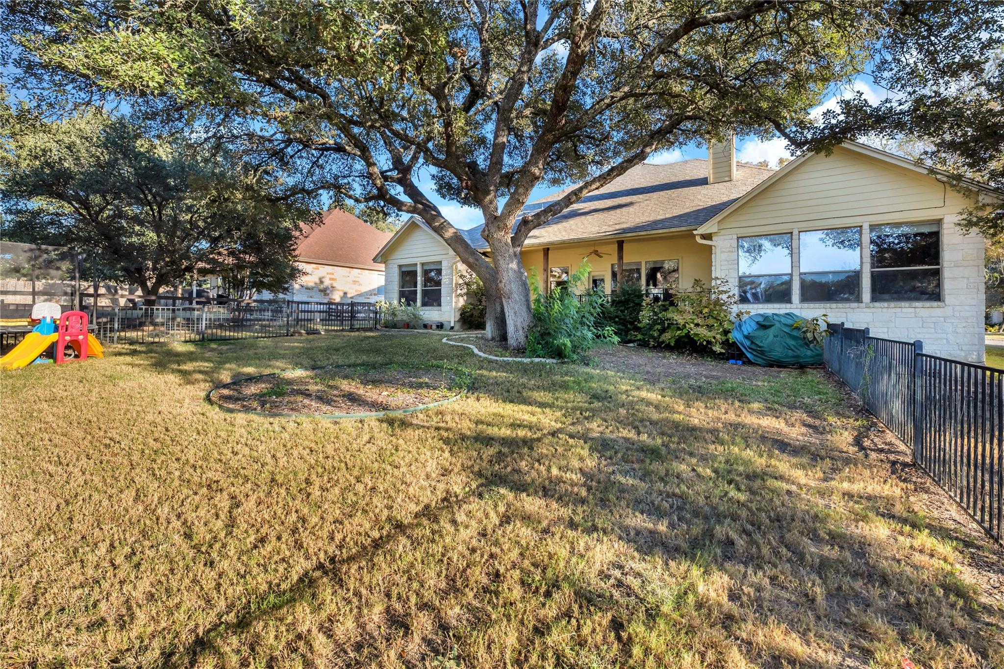 106 Alexander Ave, Burnet, TX 78611