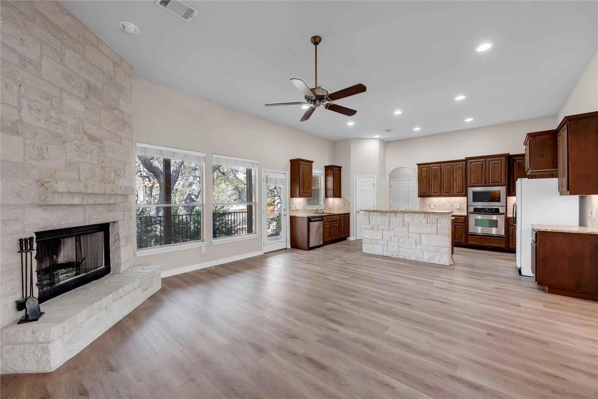 106 Alexander Ave, Burnet, TX 78611