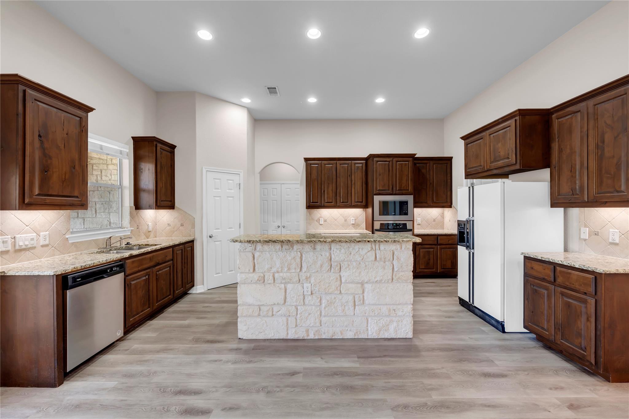 106 Alexander Ave, Burnet, TX 78611