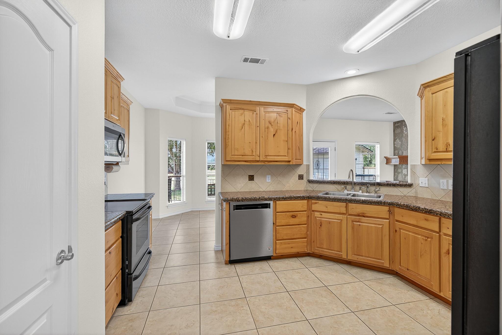 114 Friends Wood Ave, Kingsland, TX 78639