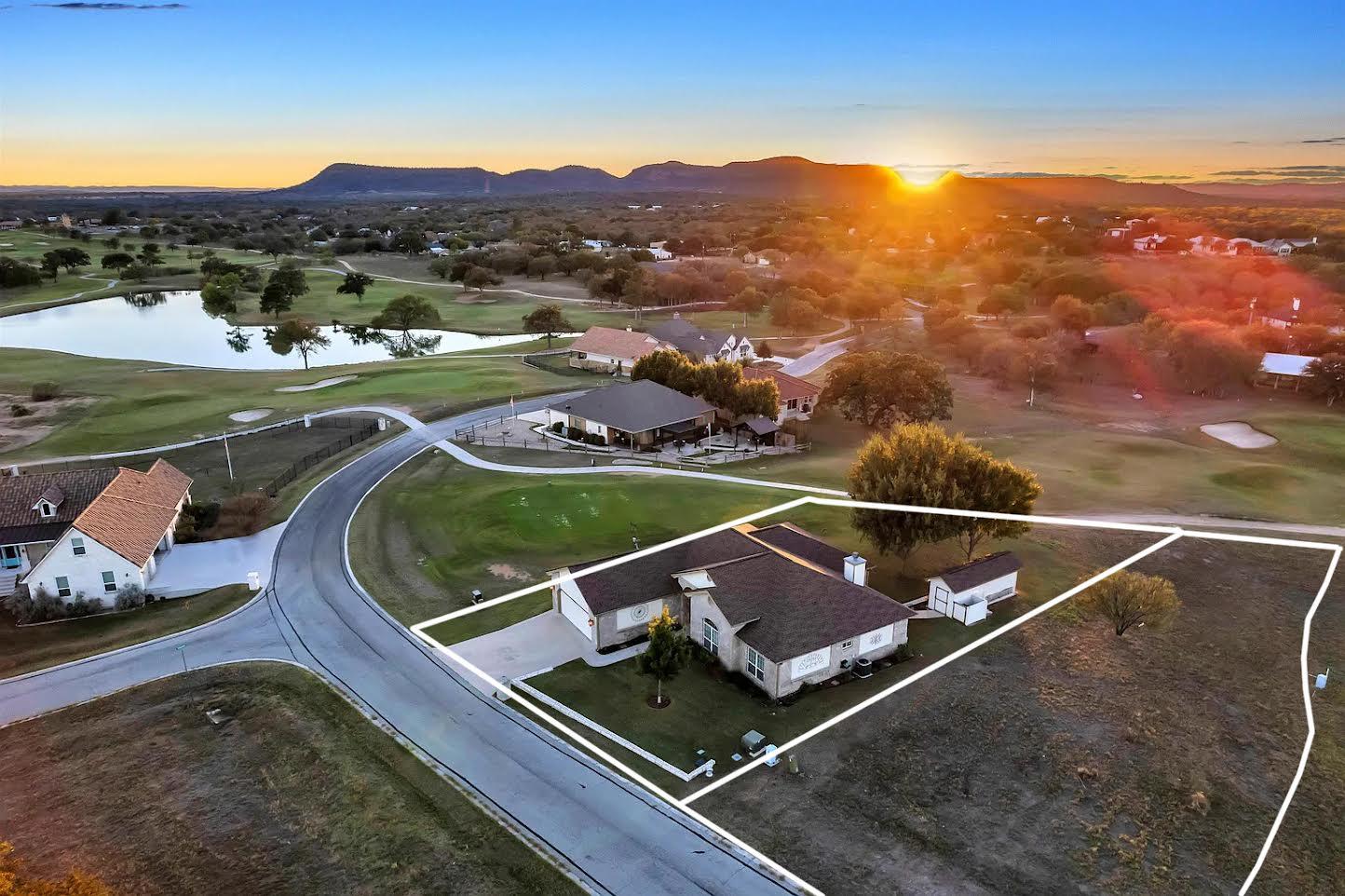 114 Friends Wood Ave, Kingsland, TX 78639