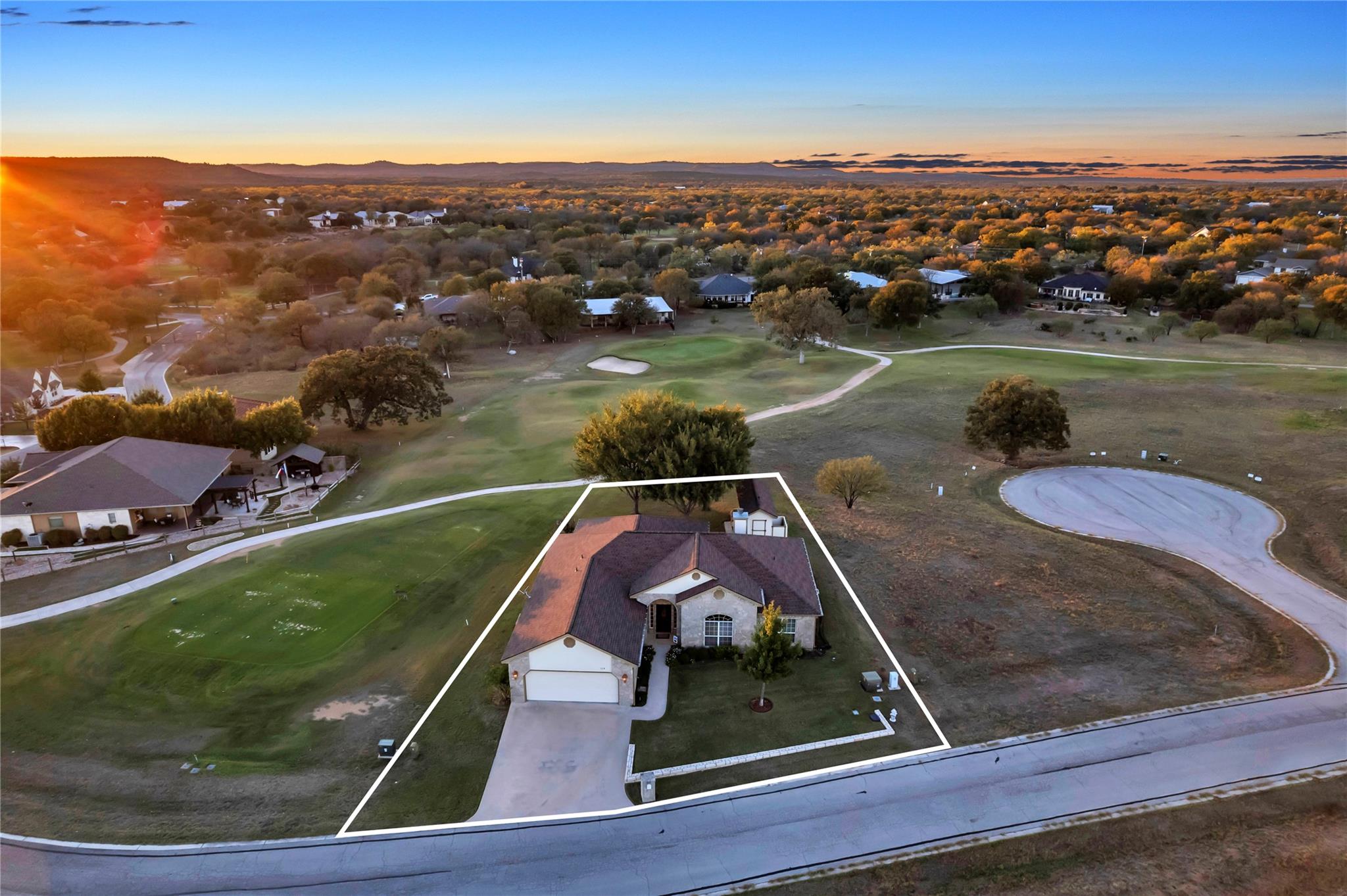 114 Friends Wood Ave, Kingsland, TX 78639