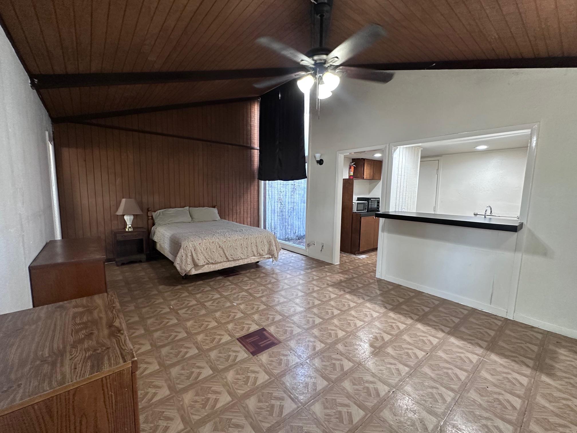 126 Conference Dr # 212, Bastrop, TX 78602