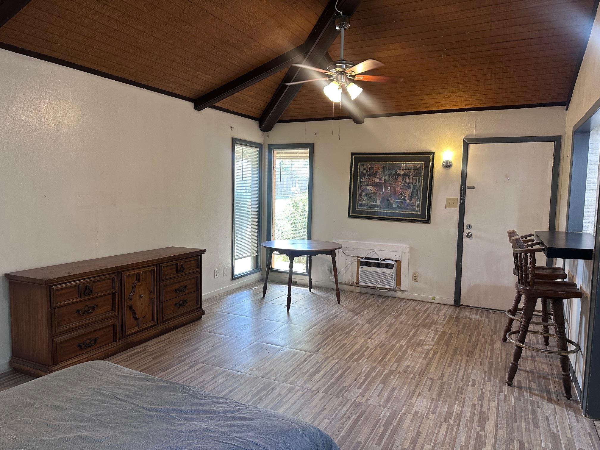 126 Conference Dr # 212, Bastrop, TX 78602