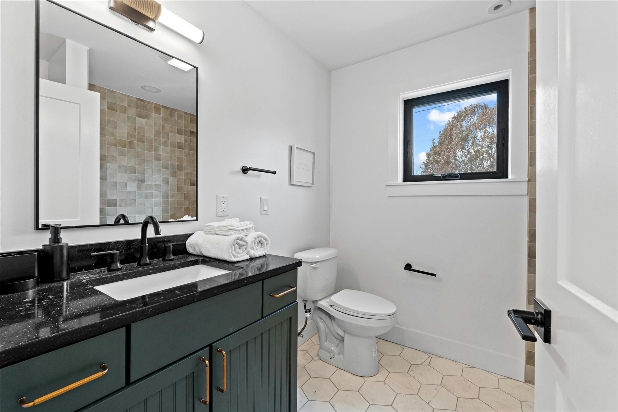 307 W Elizabeth St # 1, Austin, TX 78704