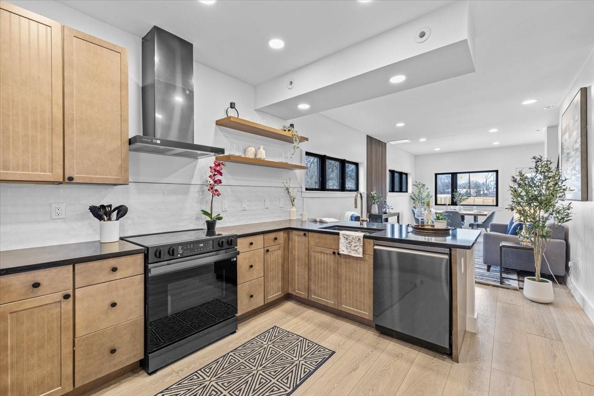 307 W Elizabeth St # 1, Austin, TX 78704