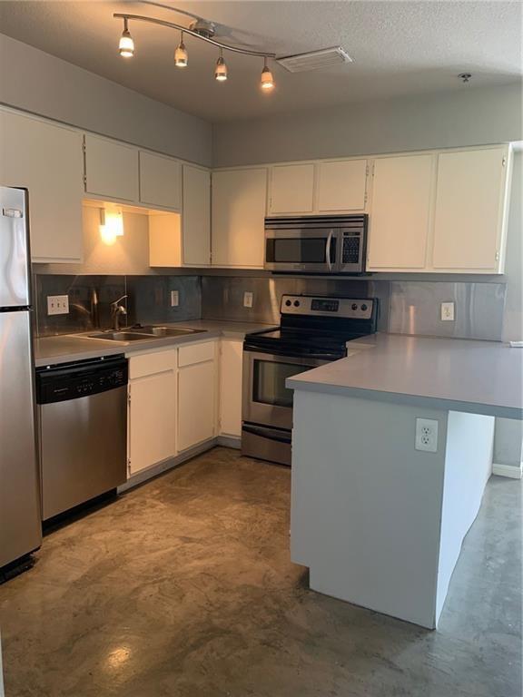 1013 W 23rd St # 204, Austin, TX 78705