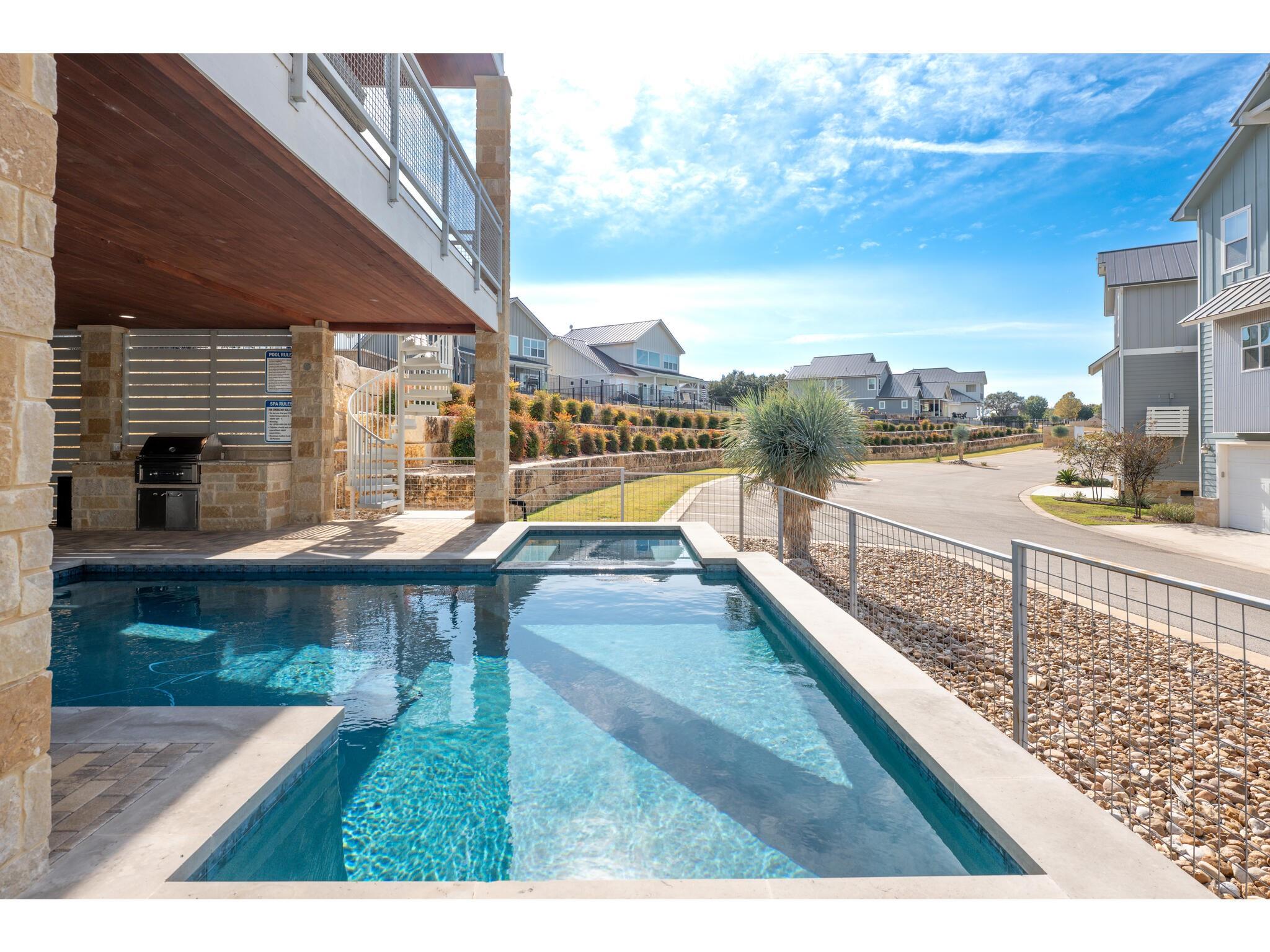 200 Archview Ln, Kingsland, TX 78639