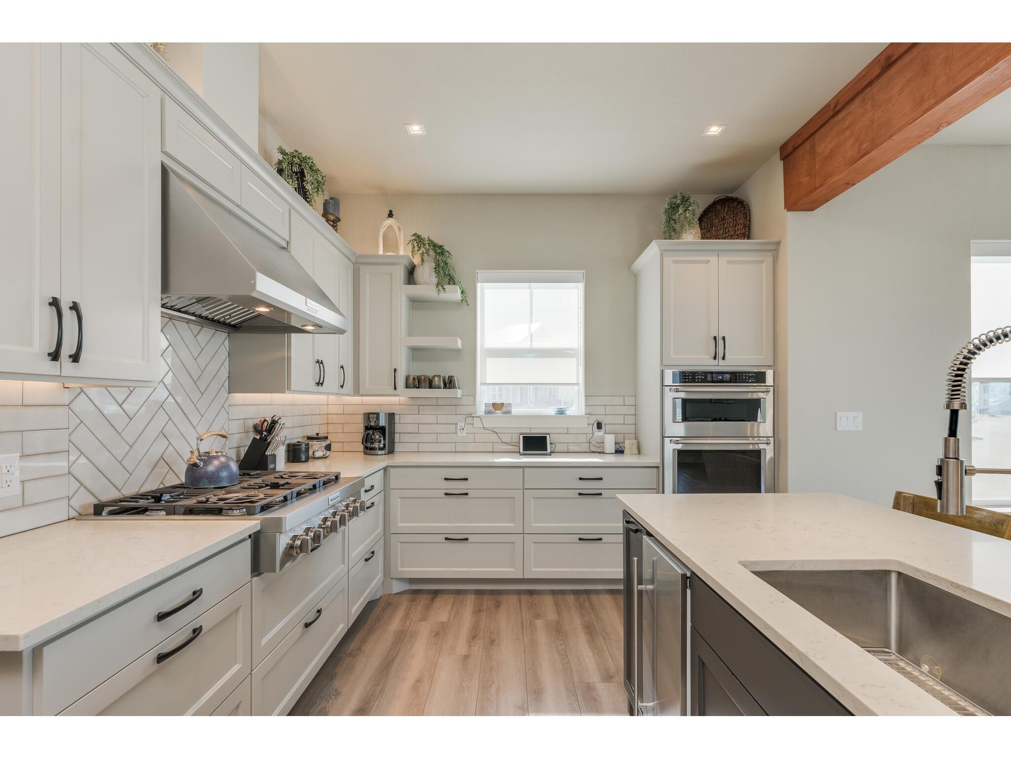 200 Archview Ln, Kingsland, TX 78639