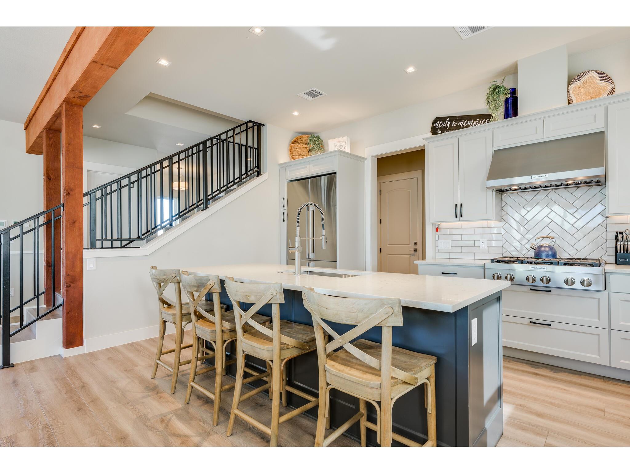 200 Archview Ln, Kingsland, TX 78639