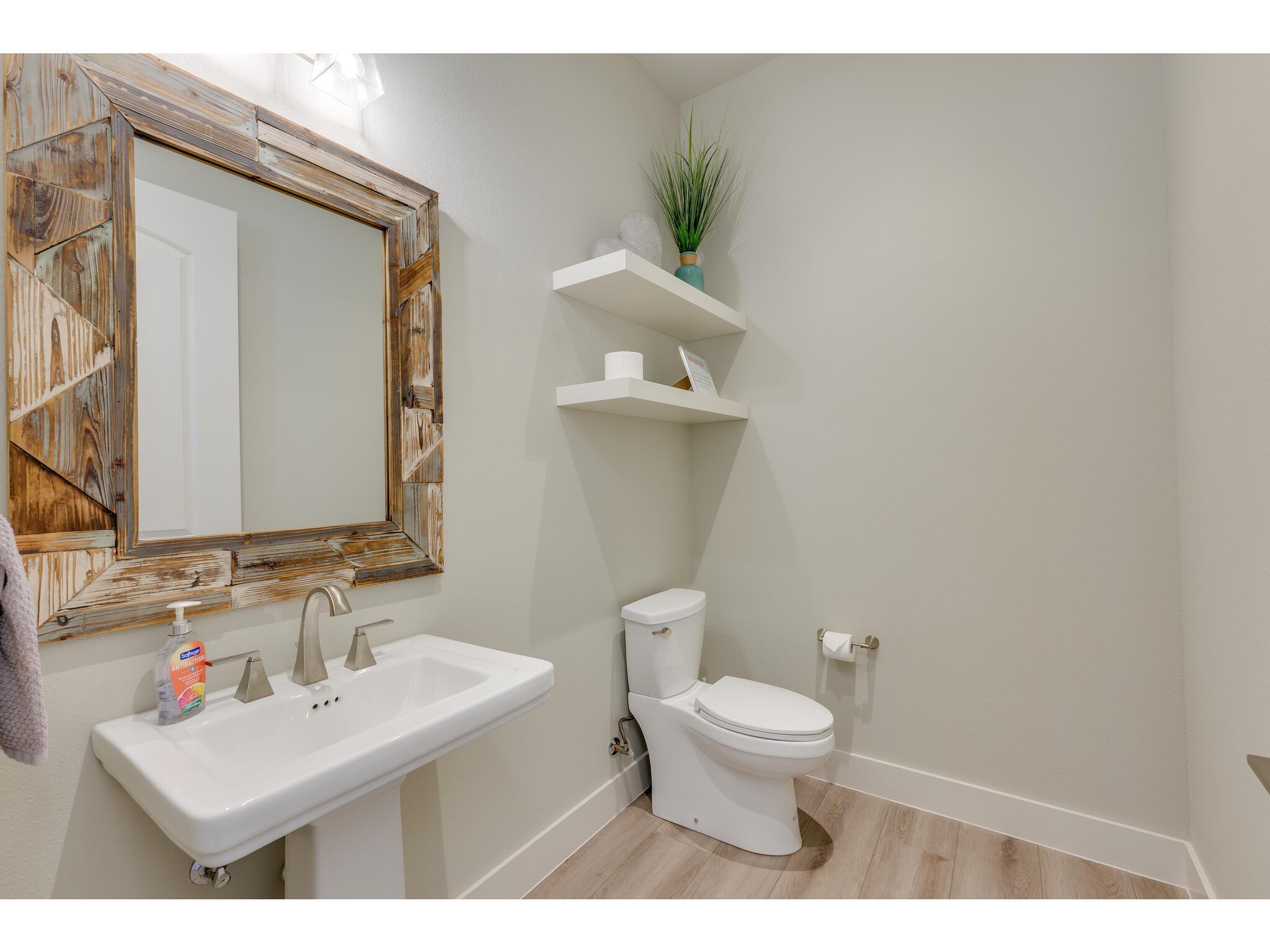 200 Archview Ln, Kingsland, TX 78639