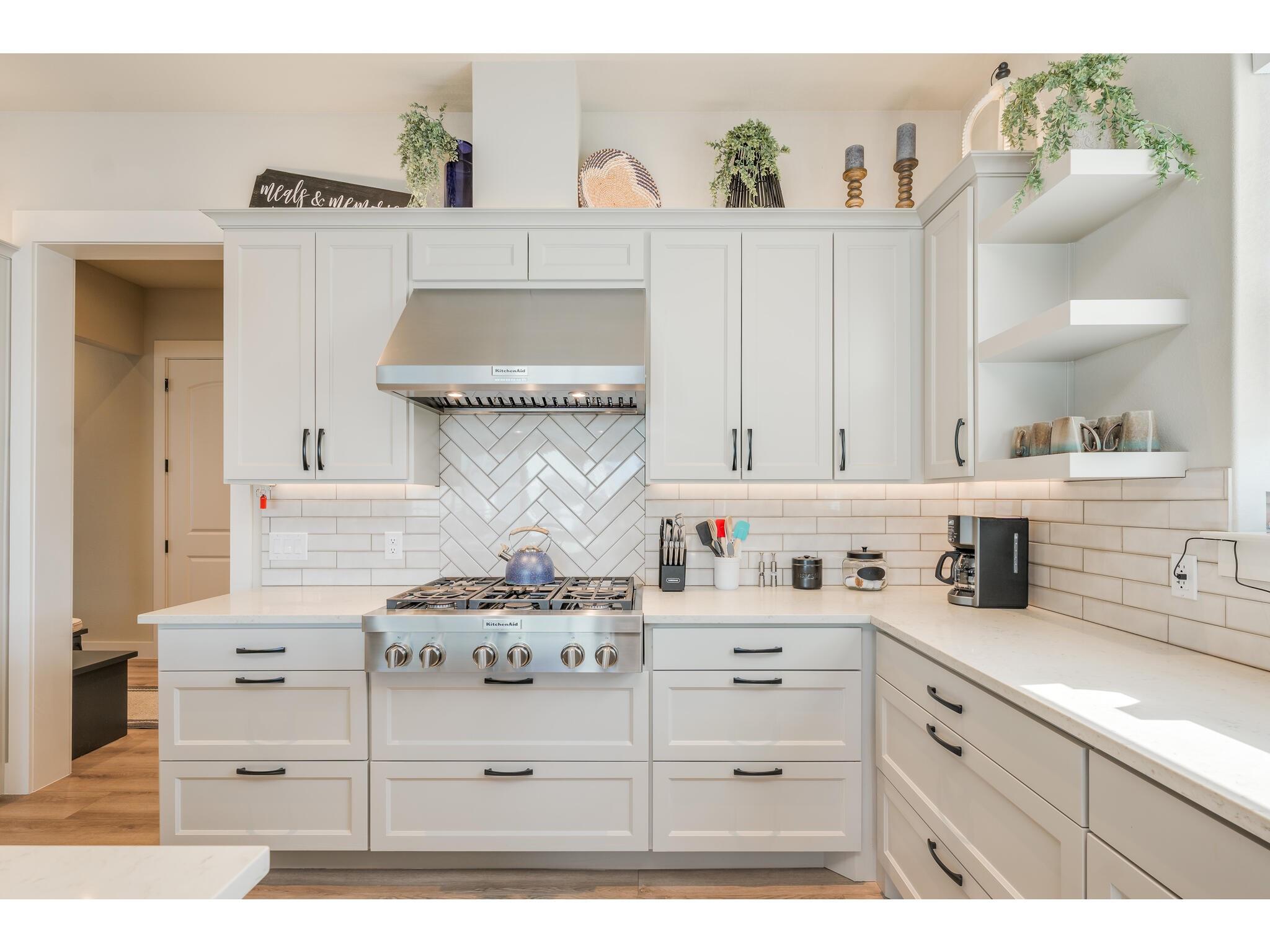 200 Archview Ln, Kingsland, TX 78639