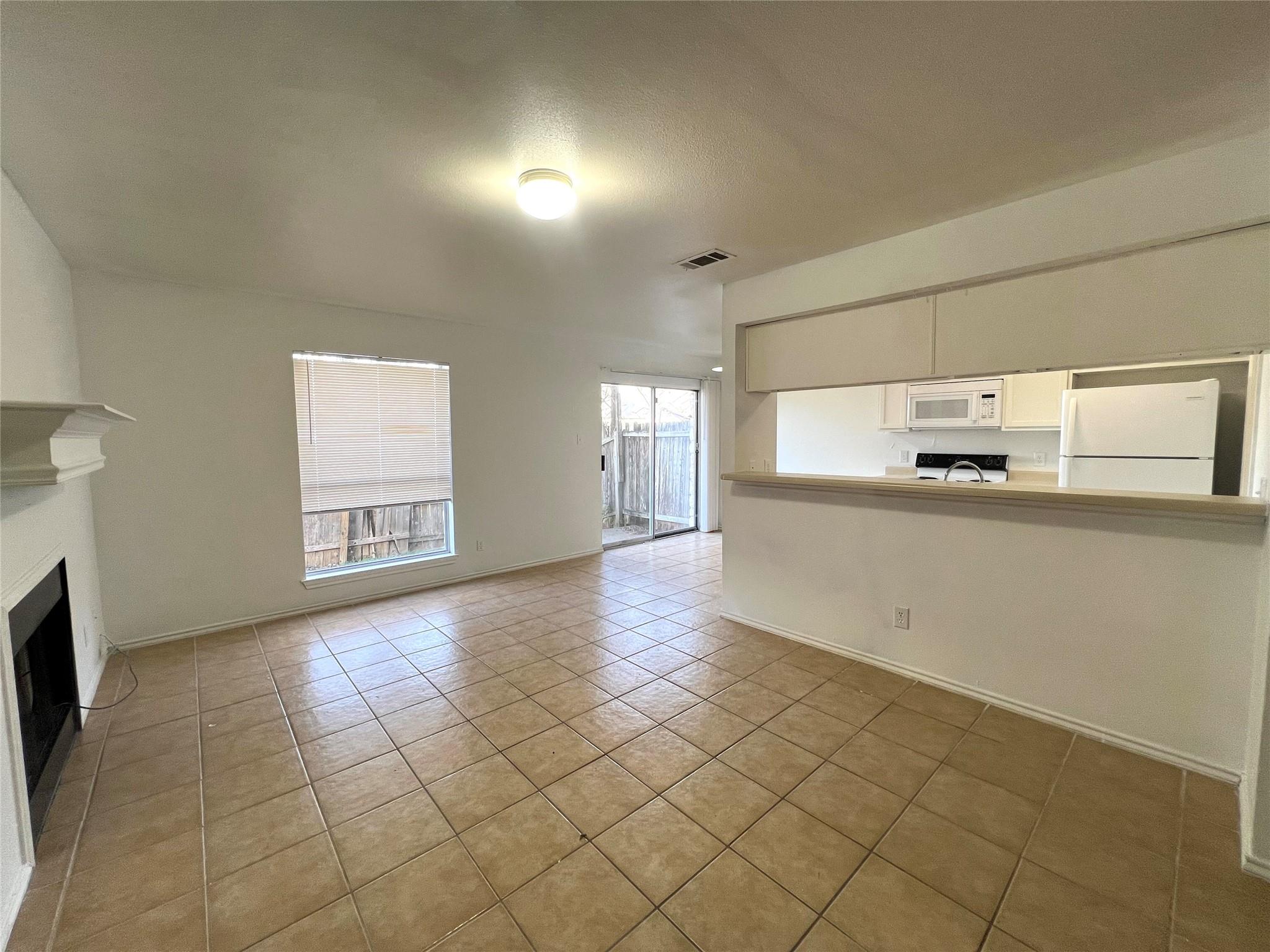 2213 Creekside Ln # D, Georgetown, TX 78626