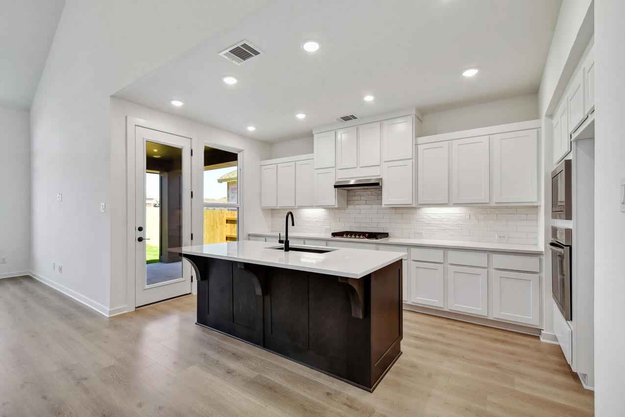 596 Biscayne Bay Bnd, Kyle, TX 78640