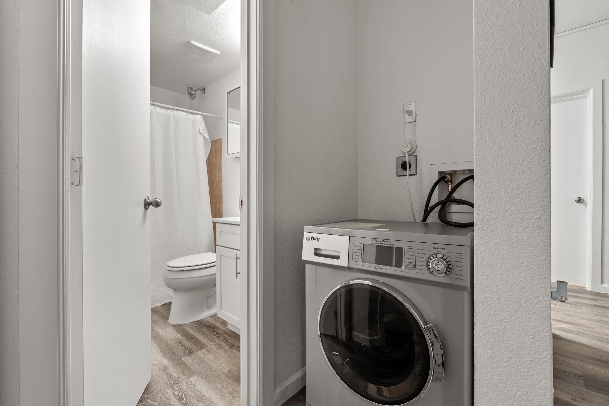 911 W 22nd St # 201, Austin, TX 78705
