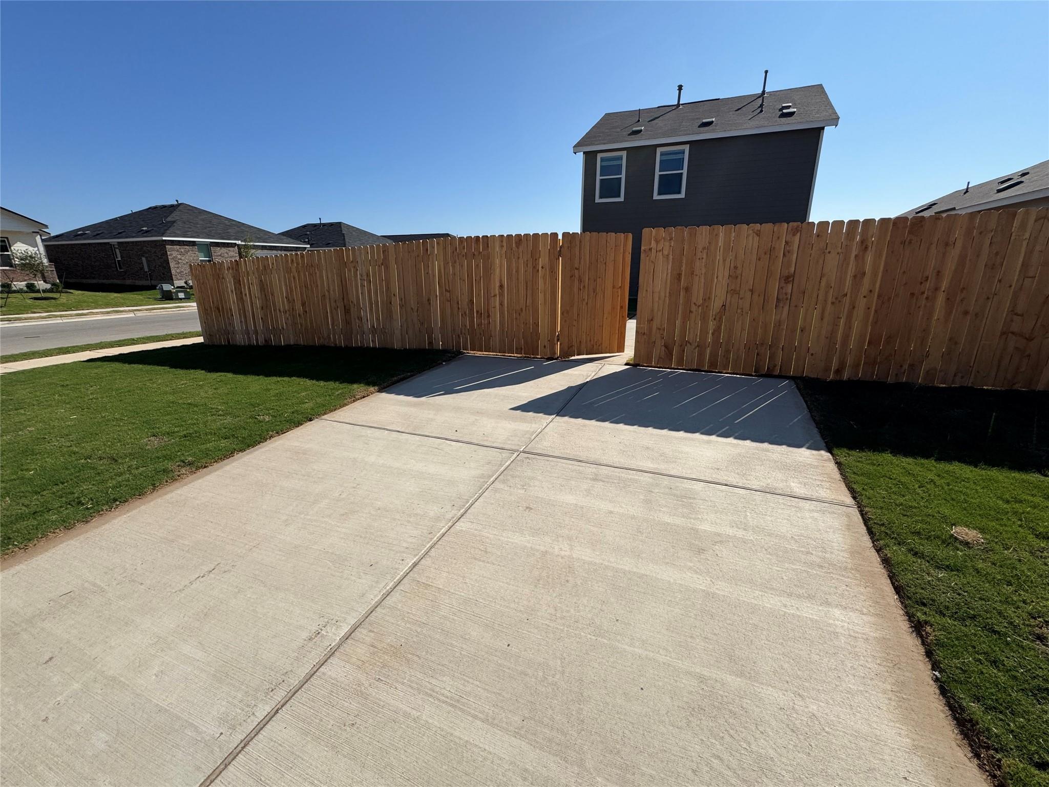 110 Haw Branch Vw, Kyle, TX 78640