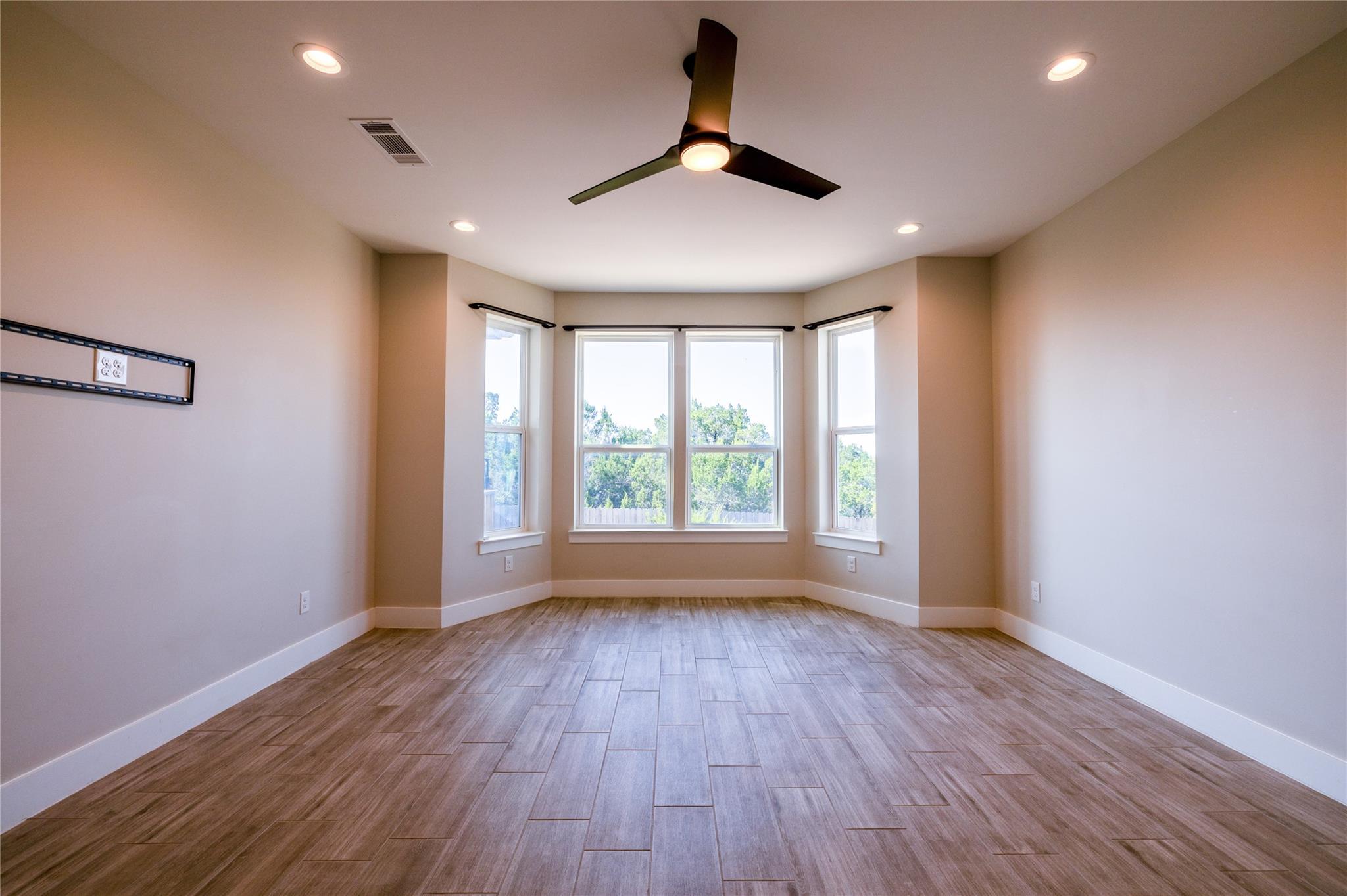 20703 Bonanza St, Lago Vista, TX 78645