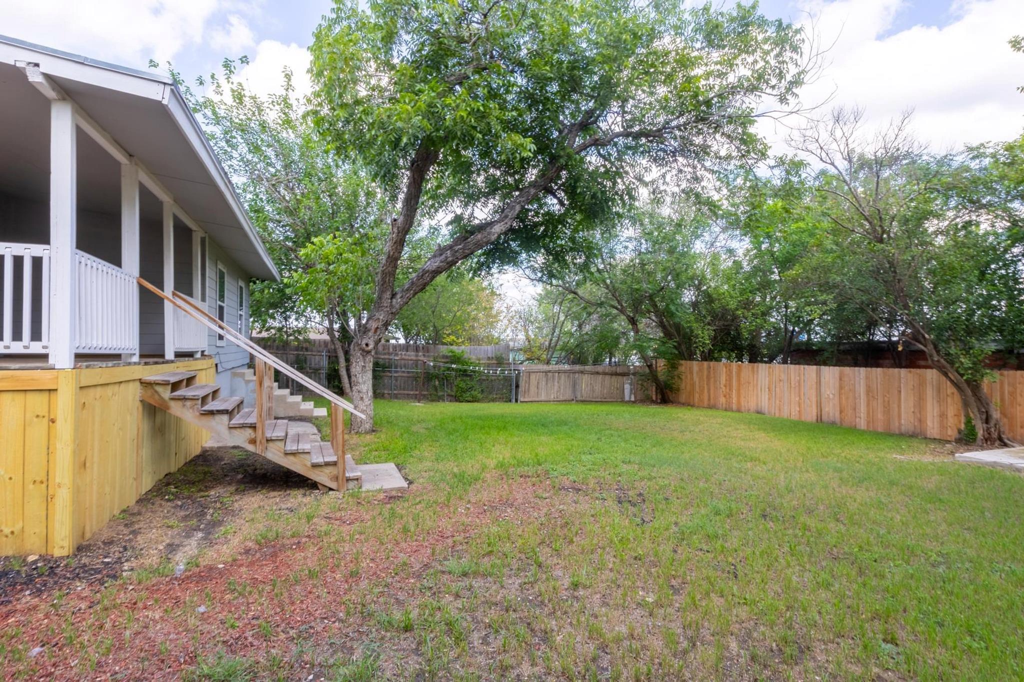 1445 Hillview Ave, New Braunfels, TX 78130