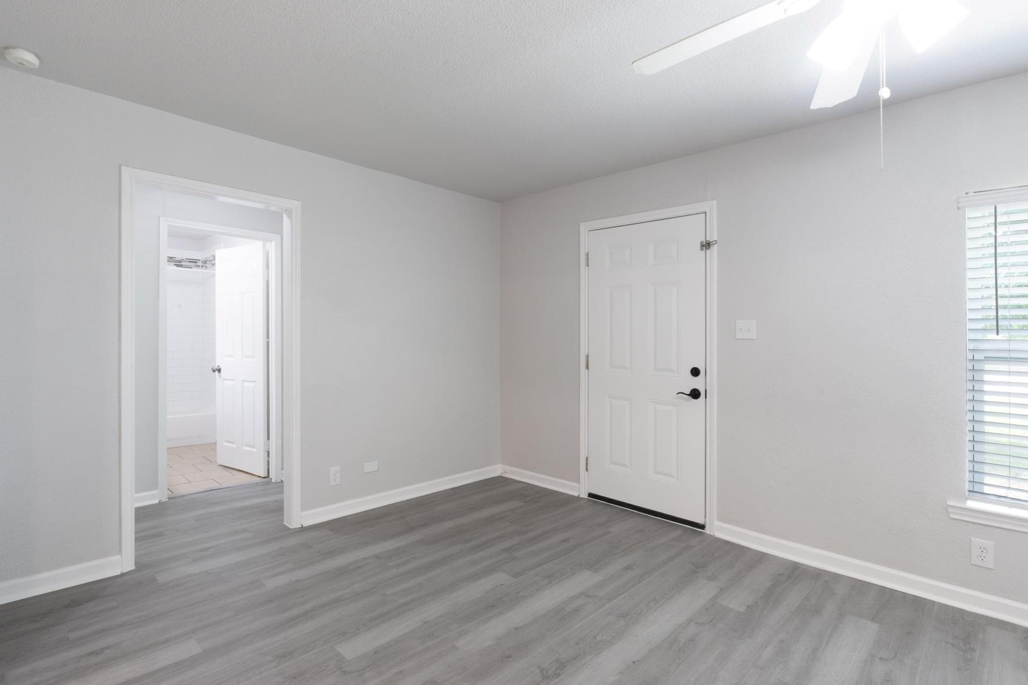 1445 Hillview Ave, New Braunfels, TX 78130