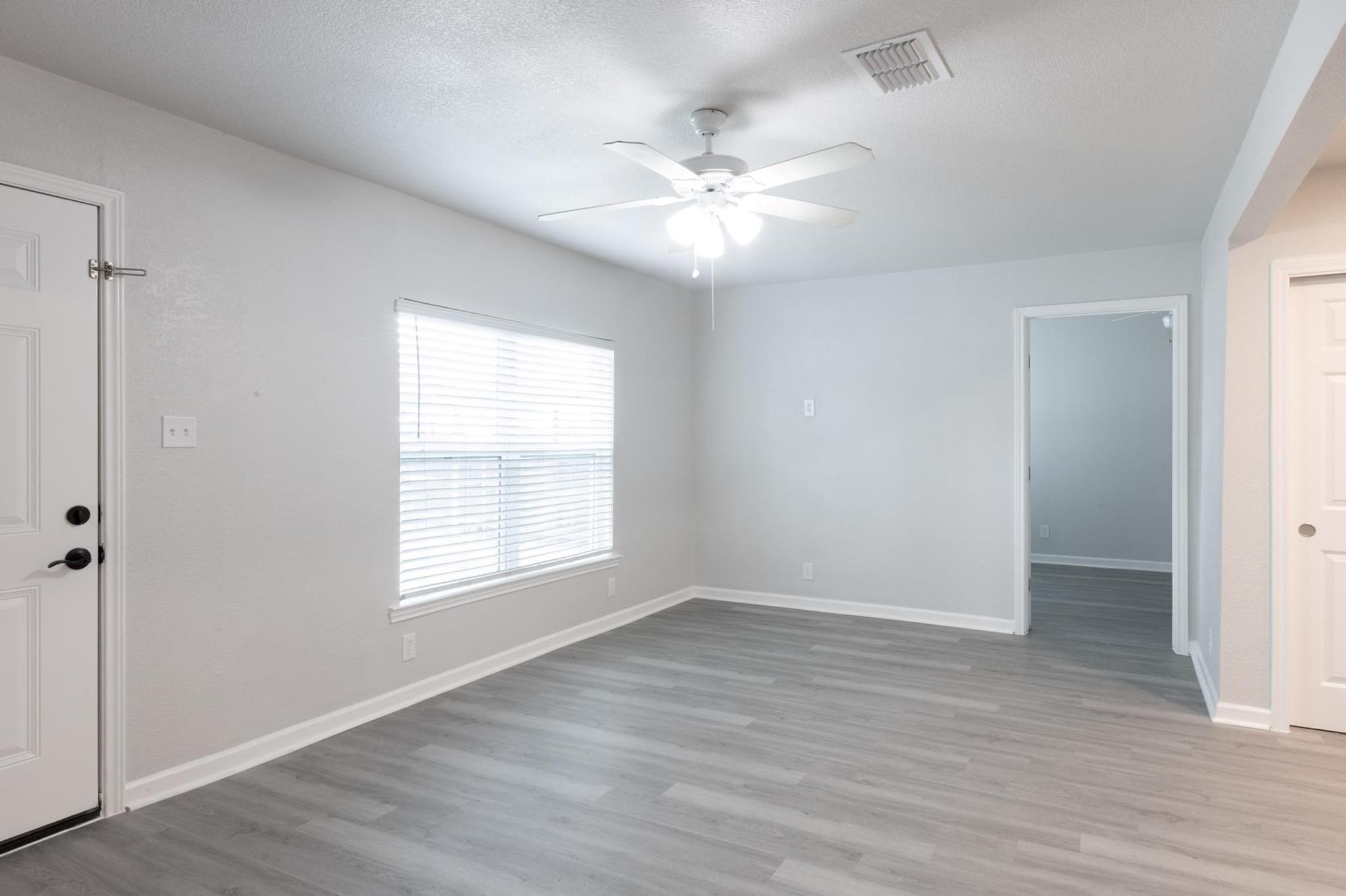 1445 Hillview Ave, New Braunfels, TX 78130