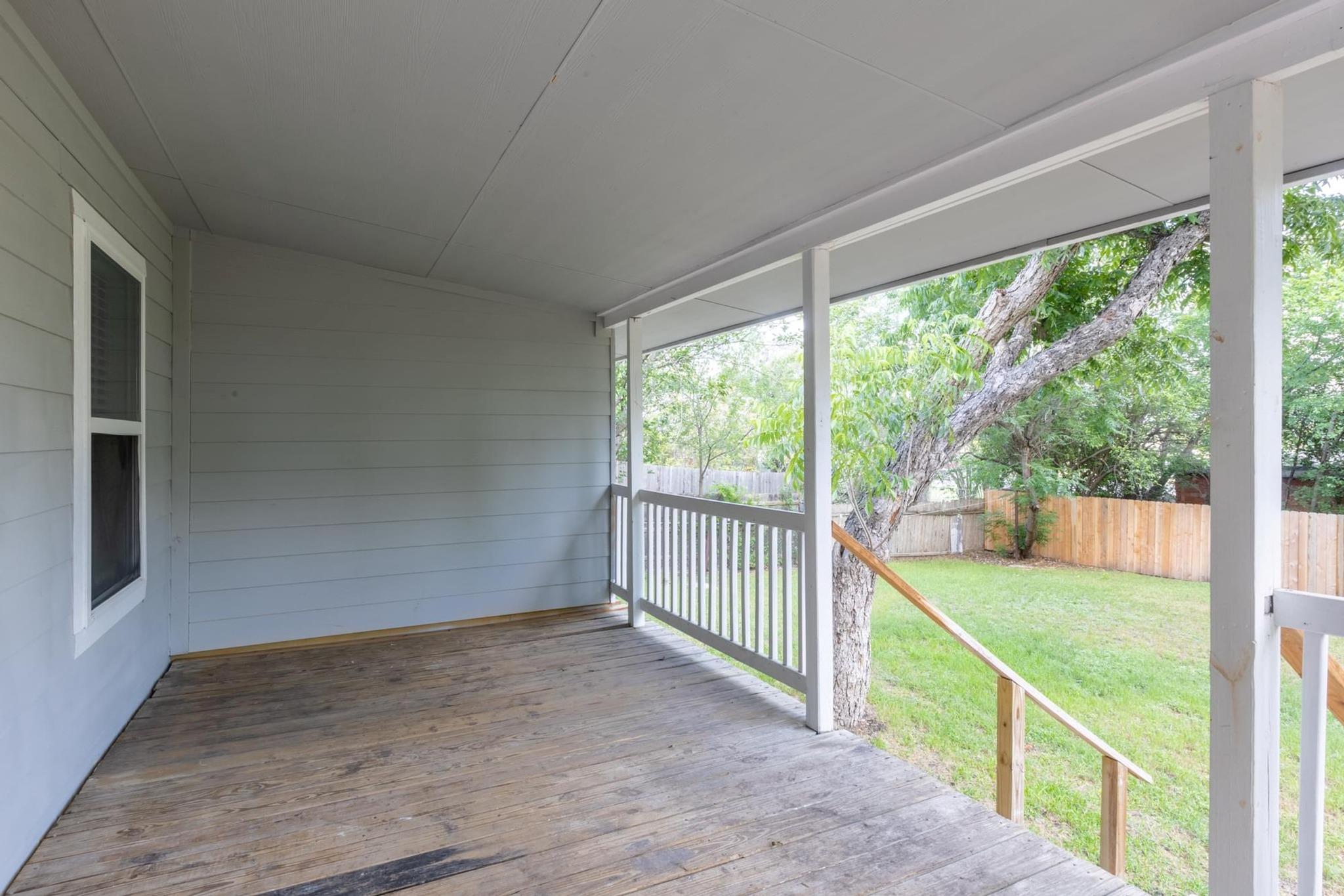 1445 Hillview Ave, New Braunfels, TX 78130