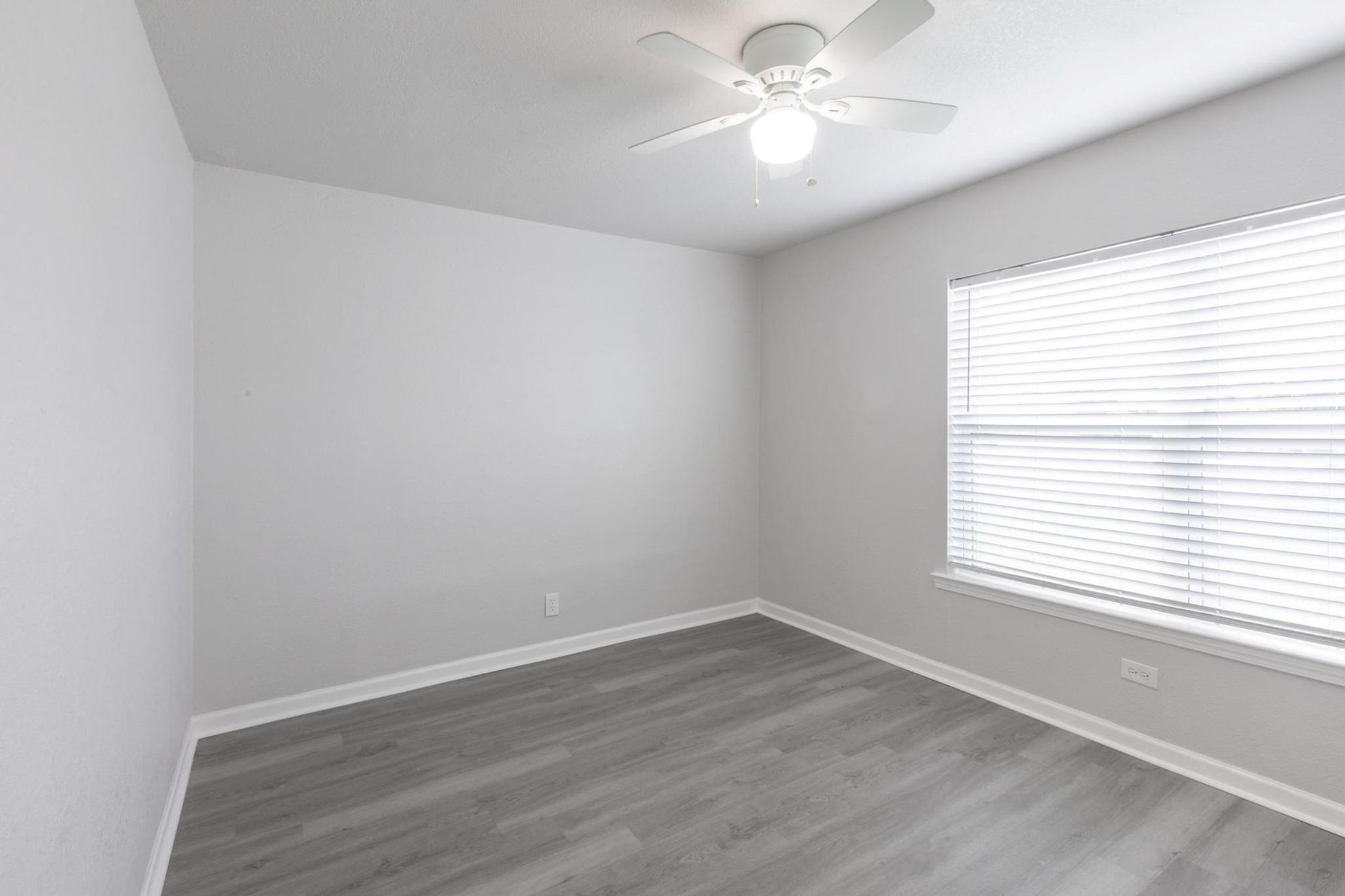 1445 Hillview Ave, New Braunfels, TX 78130