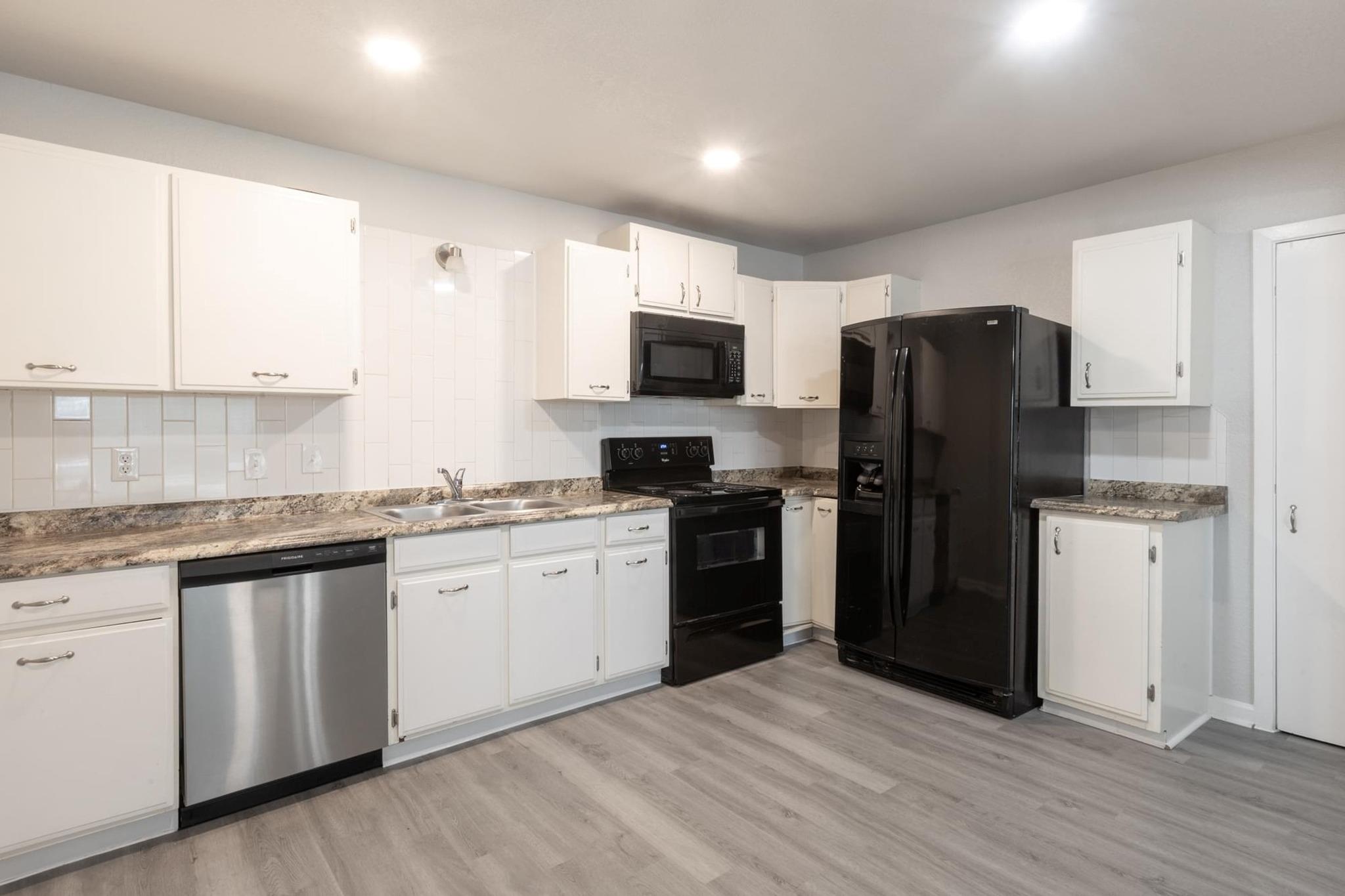 1445 Hillview Ave, New Braunfels, TX 78130