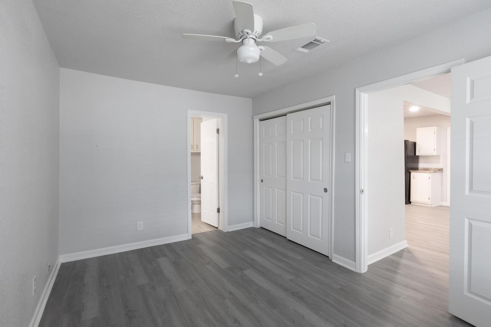 1445 Hillview Ave, New Braunfels, TX 78130