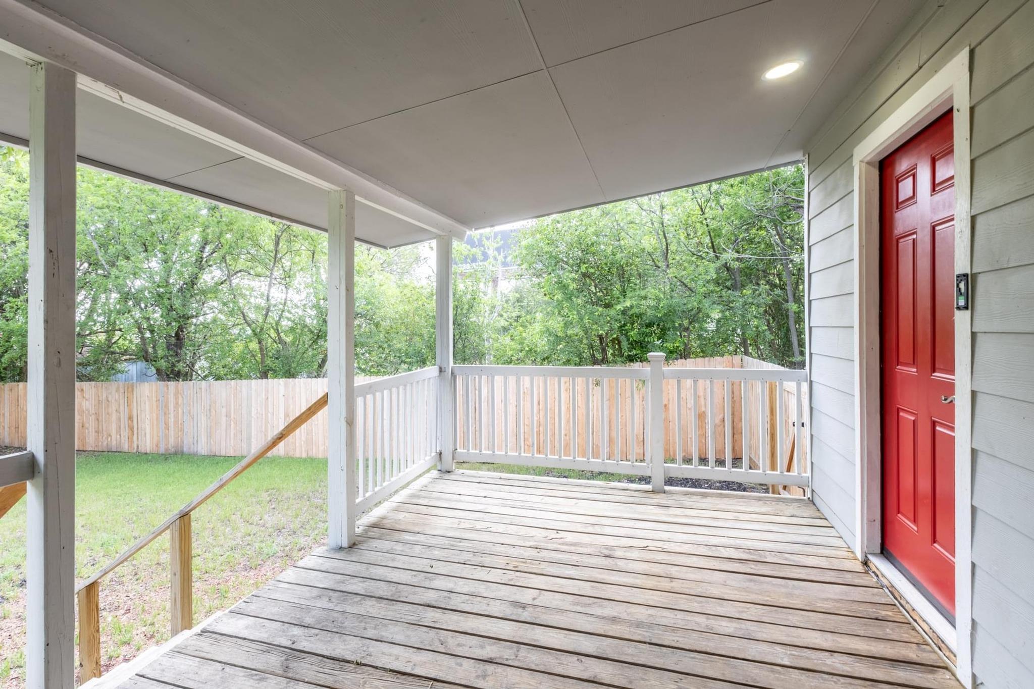 1445 Hillview Ave, New Braunfels, TX 78130