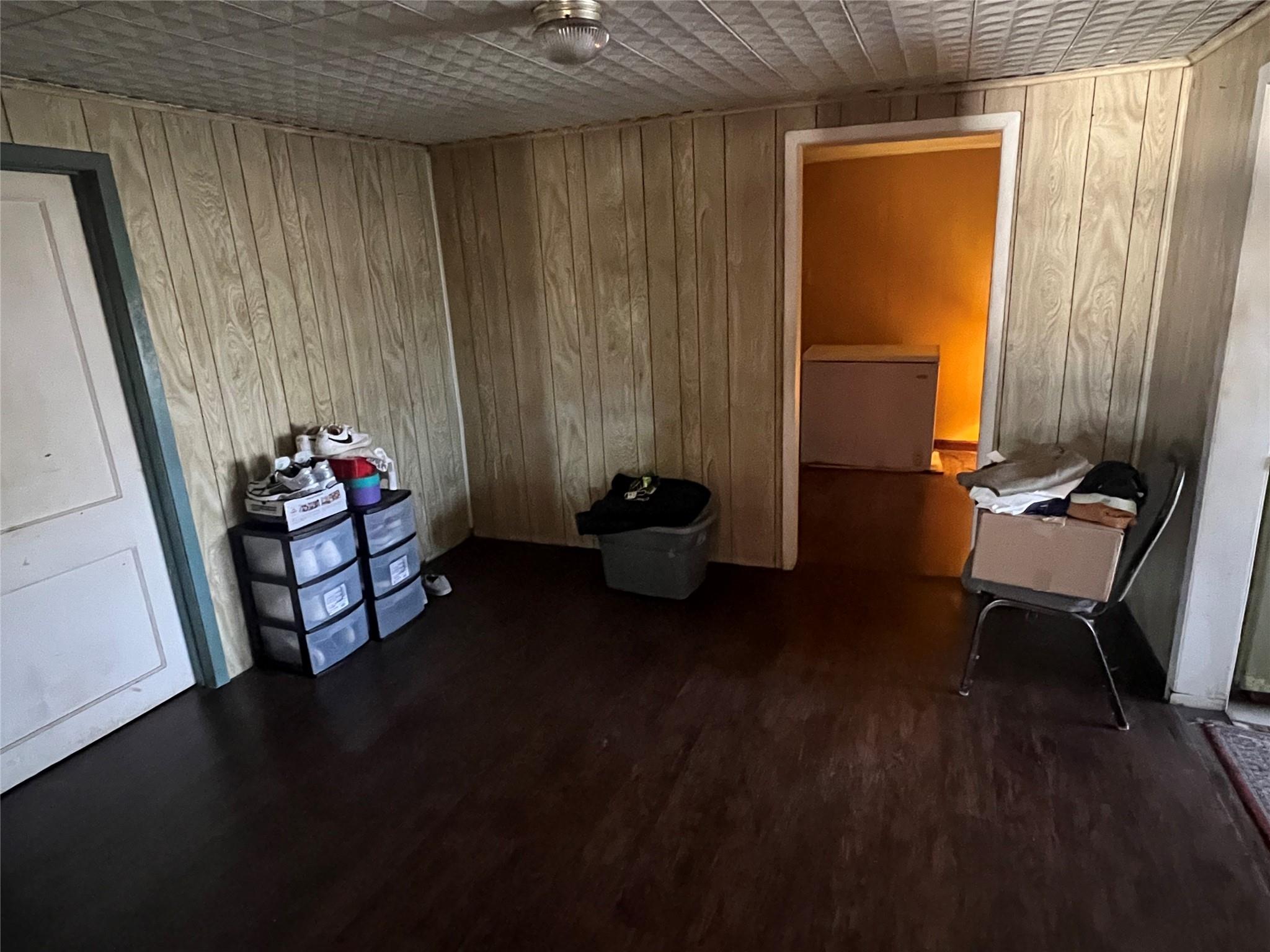 109 W Crockett St, Giddings, TX 78942
