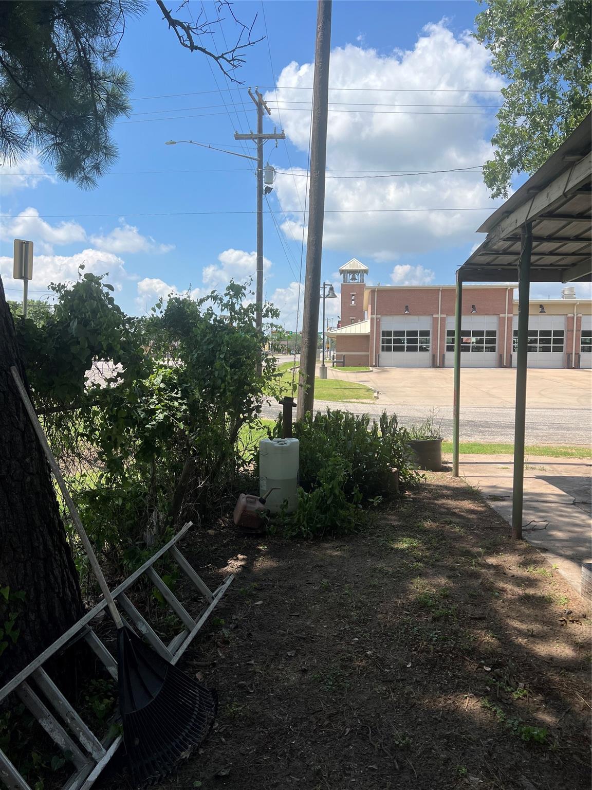 109 W Crockett St, Giddings, TX 78942