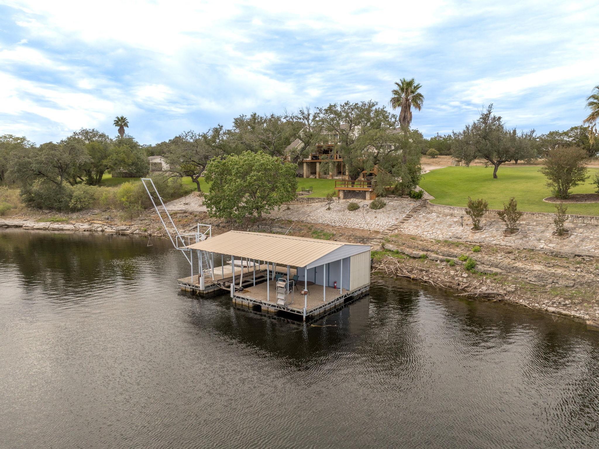 23521 Flat Creek Dr, Marble Falls, TX 78654