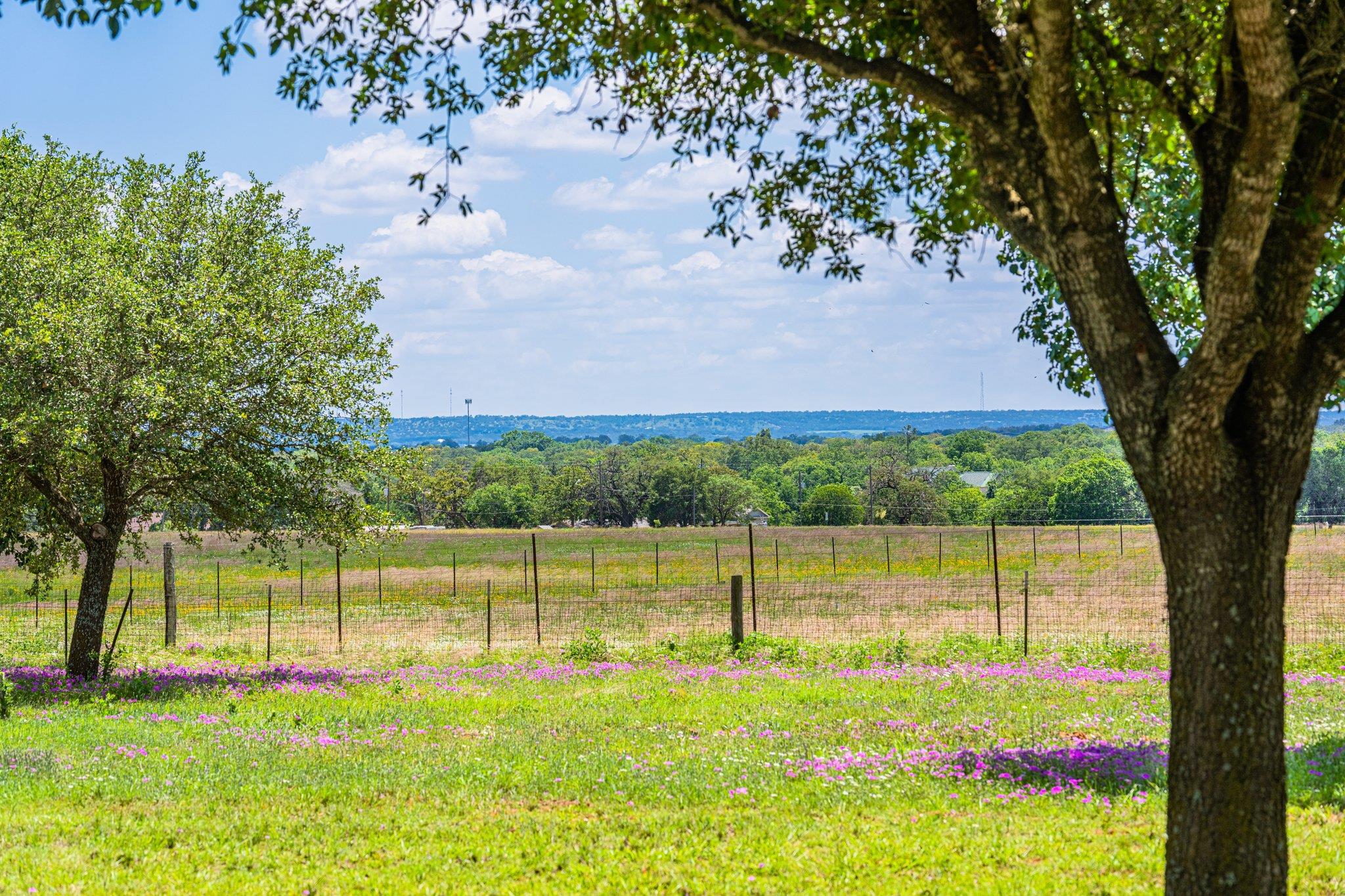 283 Hallford, Fredericksburg, TX 78624